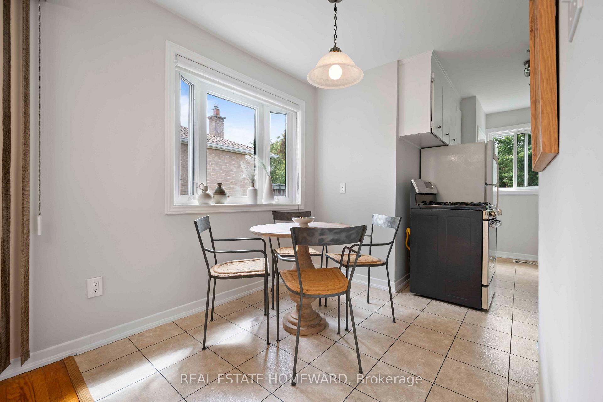 Photo 14 of 118 Zaph Avenue, Scarborough, Highland Creek — HOMEH