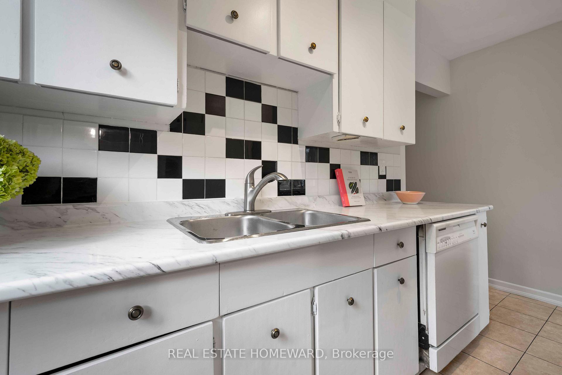 Photo 18 of 118 Zaph Avenue, Scarborough, Highland Creek — HOMEH
