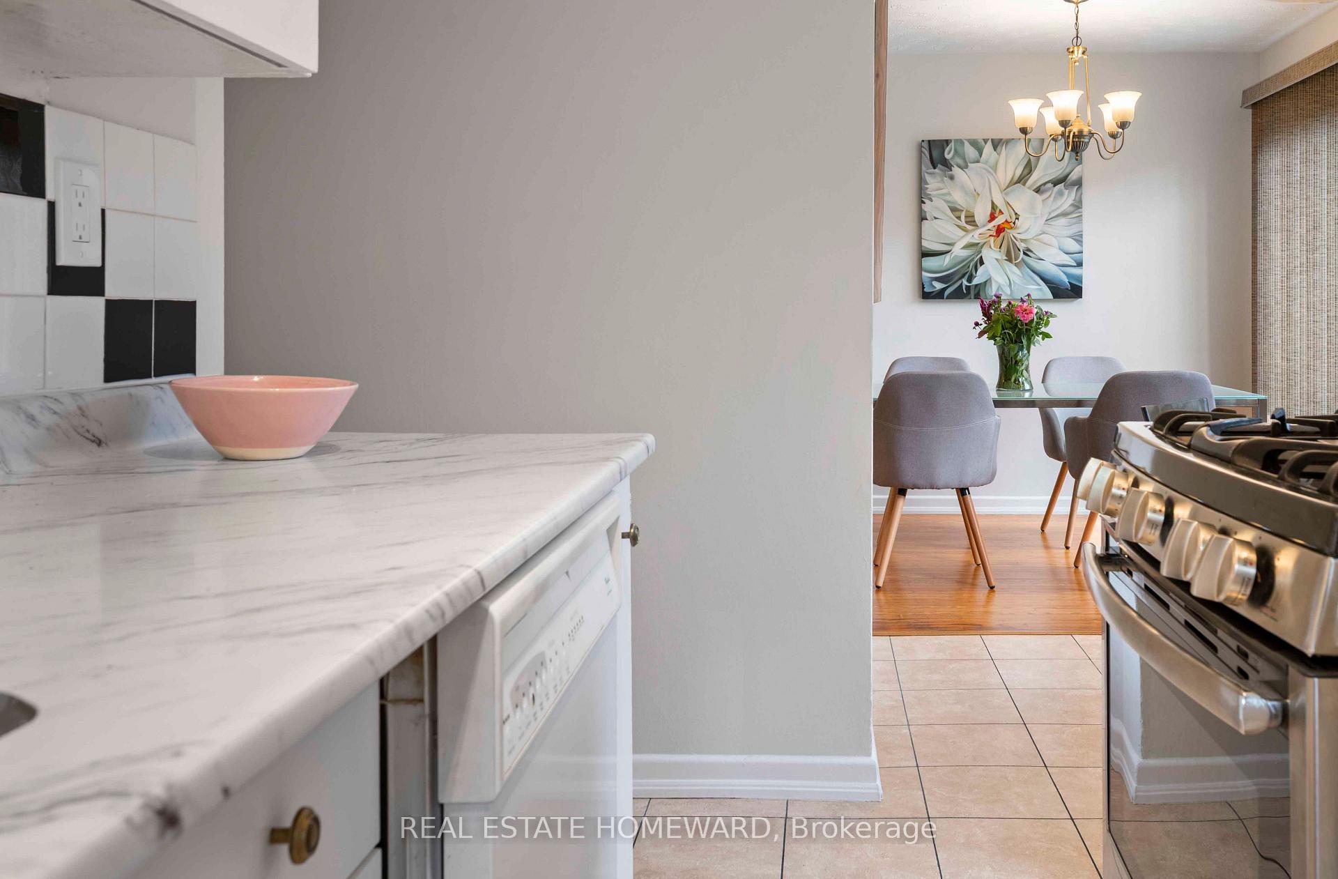 Photo 19 of 118 Zaph Avenue, Scarborough, Highland Creek — HOMEH