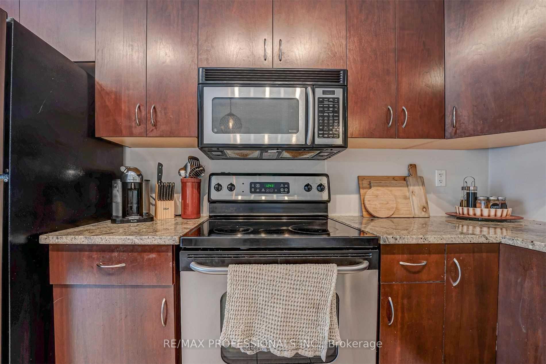 Photo 10 of 676 Rowley Common, Burlington, Appleby — HOMEH