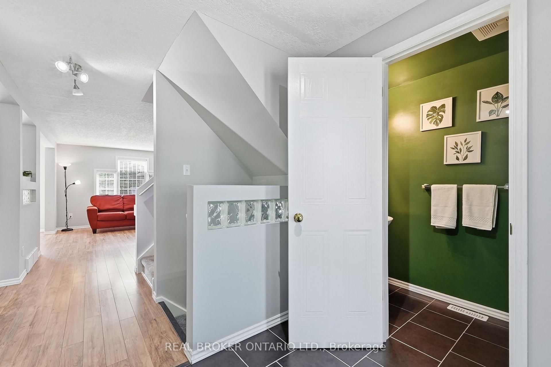 Photo 6 of 326 Rosette Drive, Waterloo, Lexington — HOMEH