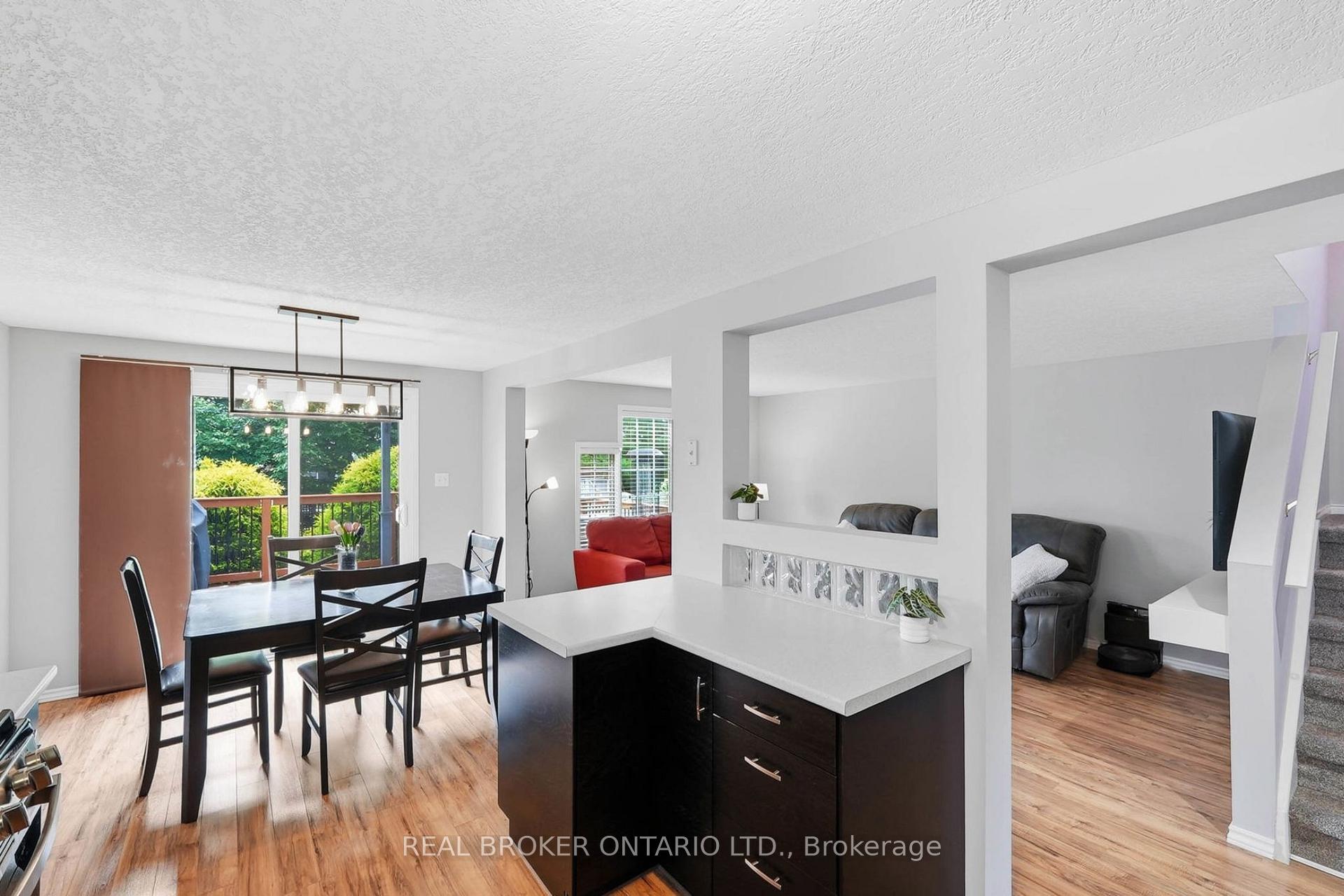 Photo 15 of 326 Rosette Drive, Waterloo, Lexington — HOMEH
