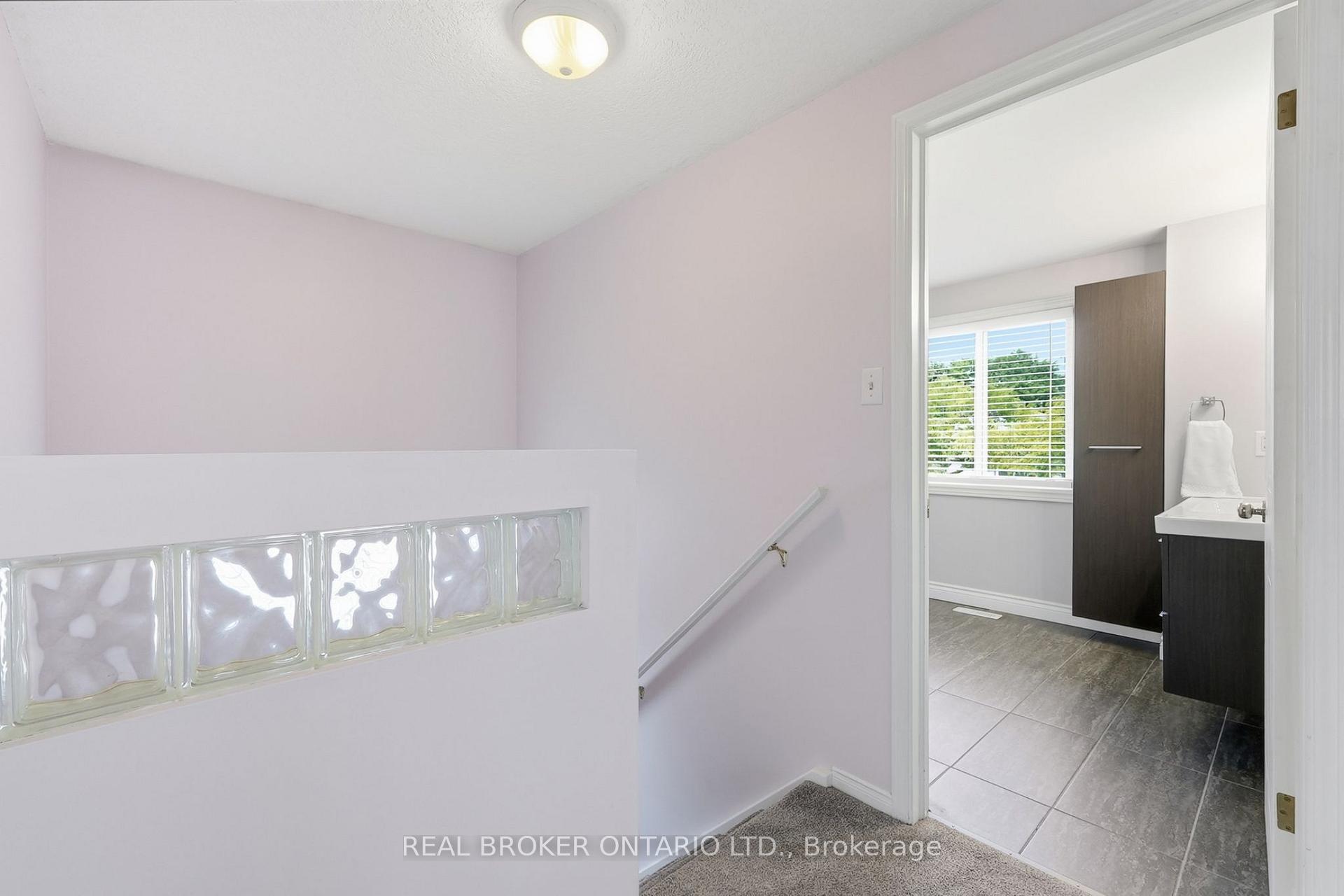 Photo 17 of 326 Rosette Drive, Waterloo, Lexington — HOMEH