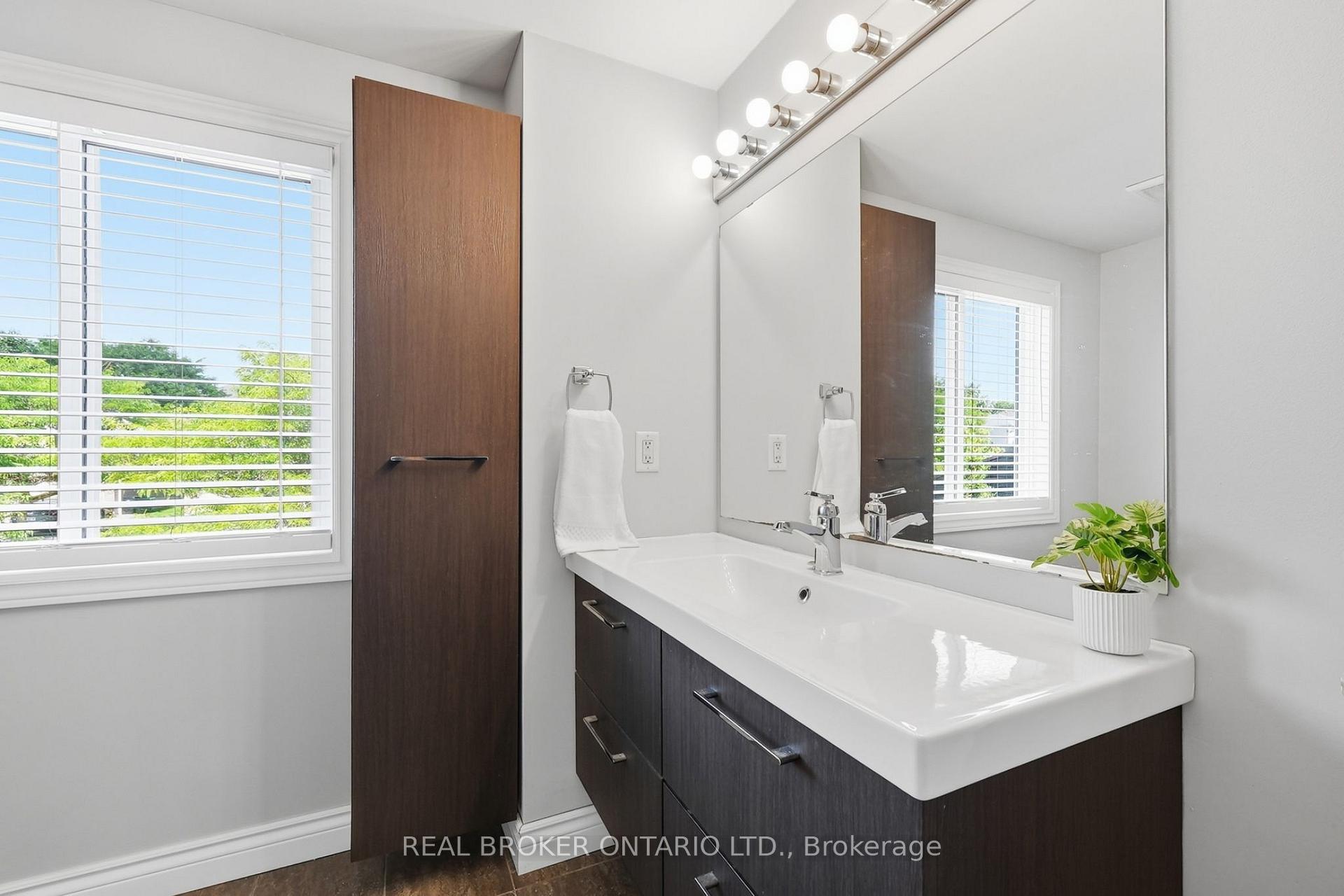 Photo 18 of 326 Rosette Drive, Waterloo, Lexington — HOMEH