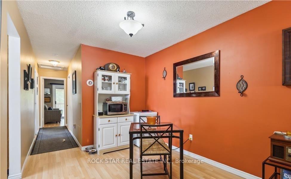 Photo 8 of Unit Upper, 203 Commercial Street, Welland, Lincoln/Crowland — HOMEH