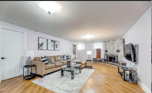 Photo 7 of 12 Bowshelm Court, Mississauga, Streetsville — HOMEH
