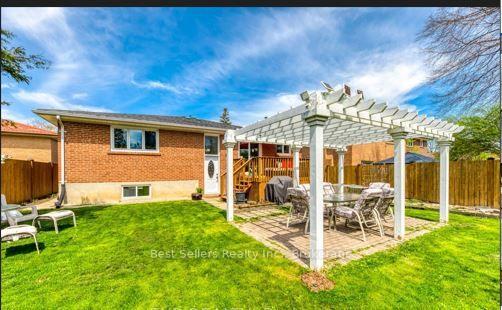 Photo 16 of 12 Bowshelm Court, Mississauga, Streetsville — HOMEH