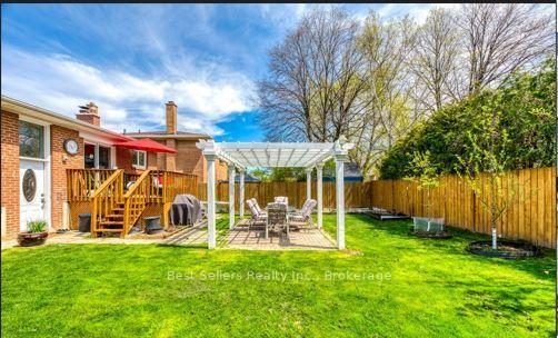 Photo 18 of 12 Bowshelm Court, Mississauga, Streetsville — HOMEH