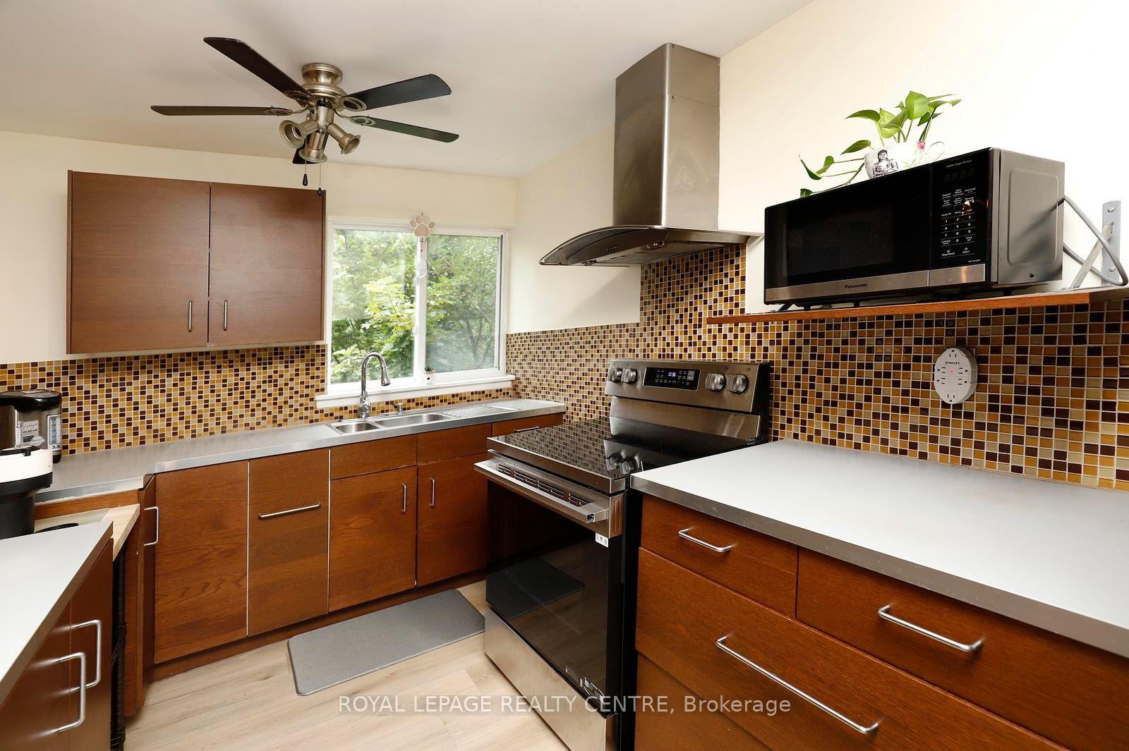 Photo 3 of Unit 269, 3060 Constitution Boulevard, Mississauga, Applewood — HOMEH