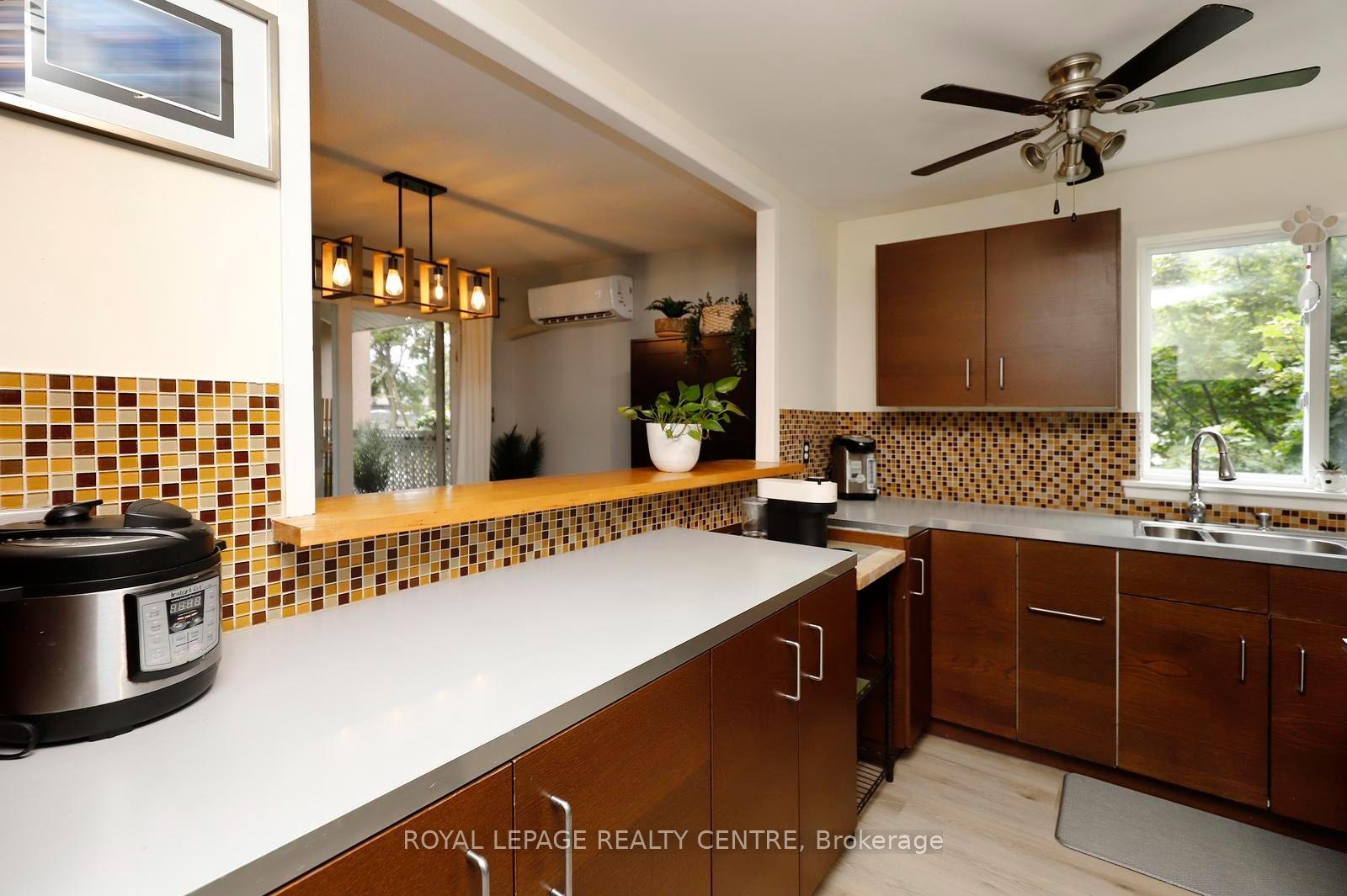 Photo 5 of Unit 269, 3060 Constitution Boulevard, Mississauga, Applewood — HOMEH
