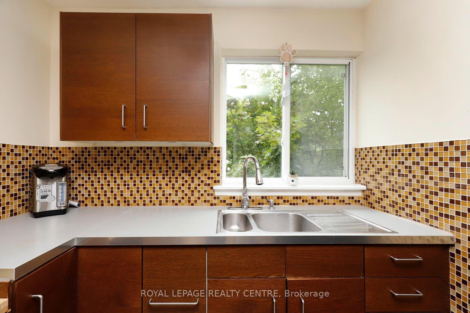 Photo 7 of Unit 269, 3060 Constitution Boulevard, Mississauga, Applewood — HOMEH