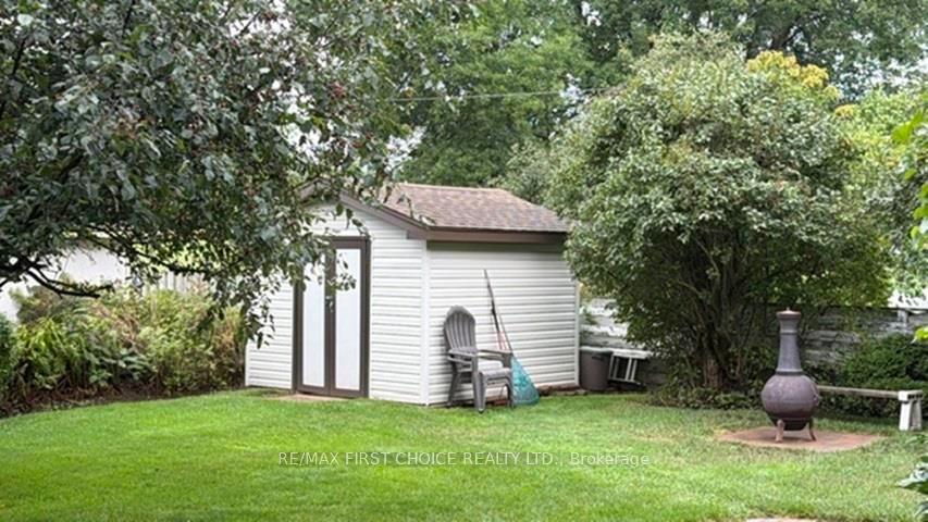 Photo 6 of 153 Windsor Street, Thunder Bay, Forest Park — HOMEH