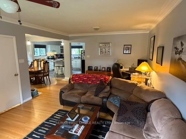 Photo 17 of 153 Windsor Street, Thunder Bay, Forest Park — HOMEH