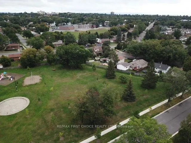 Photo 13 of 153 Windsor Street, Thunder Bay, Forest Park — HOMEH