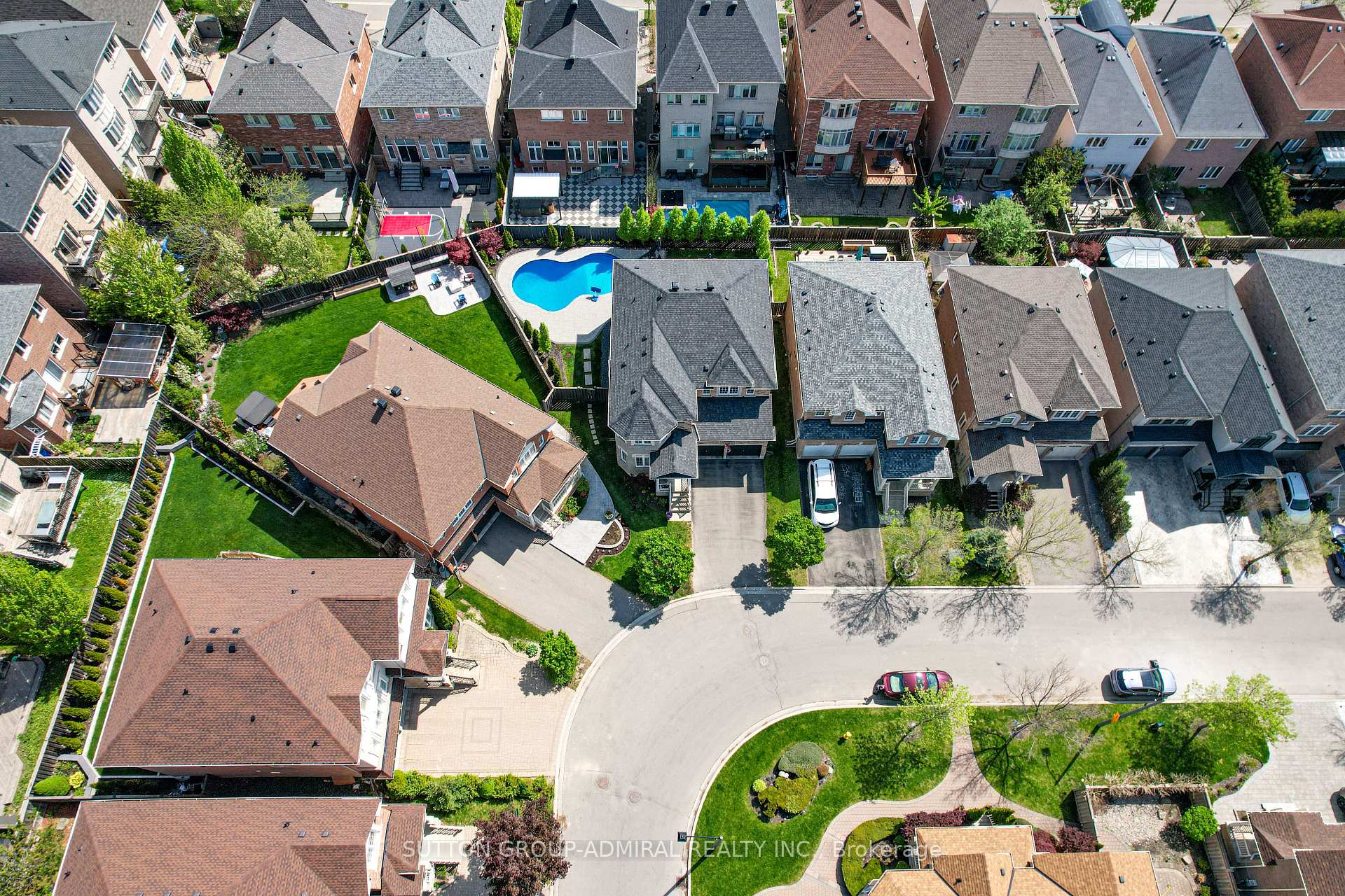 Photo 3 of 45 Gamla Road, Vaughan, Patterson — HOMEH