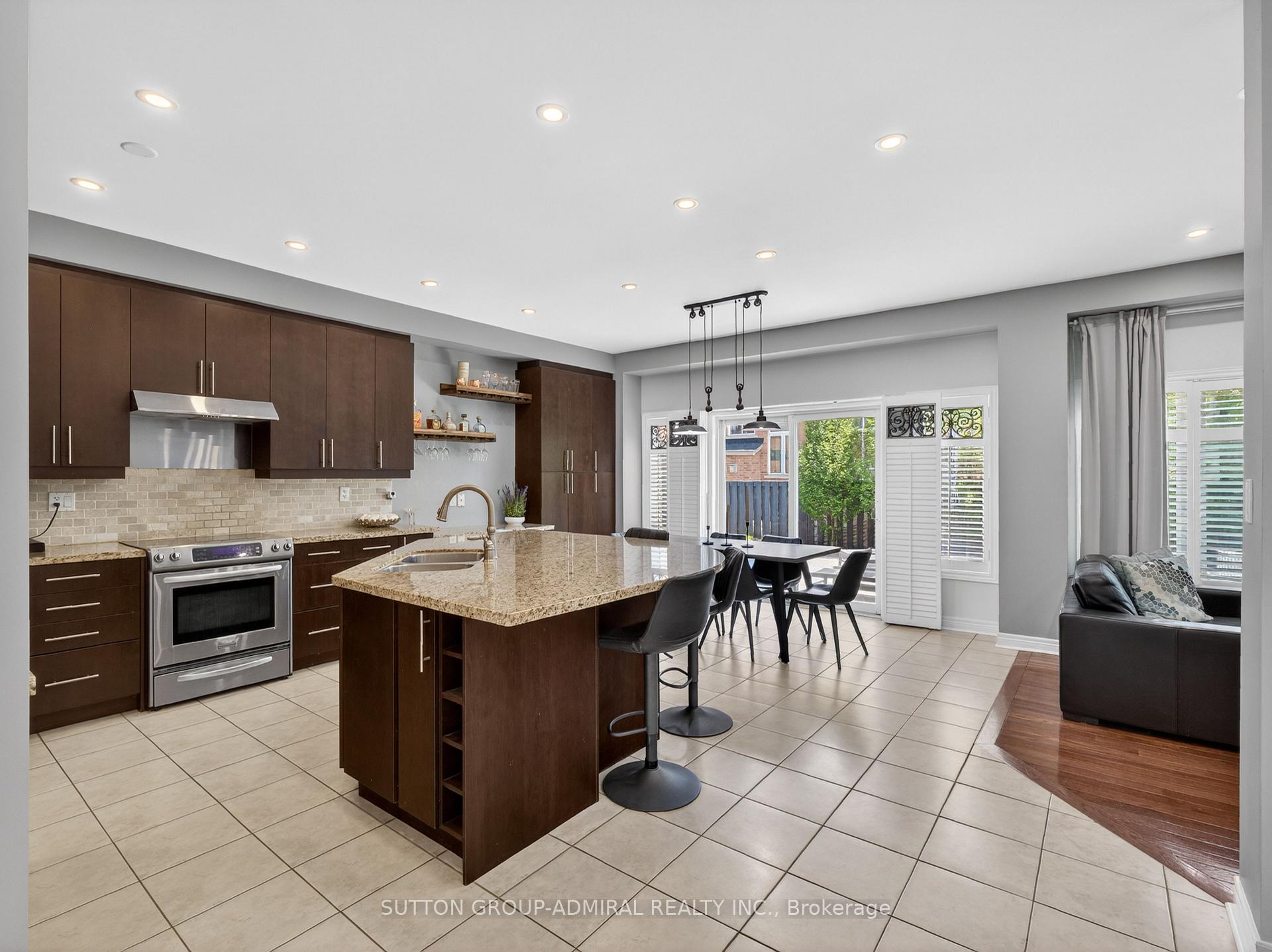 Photo 10 of 45 Gamla Road, Vaughan, Patterson — HOMEH