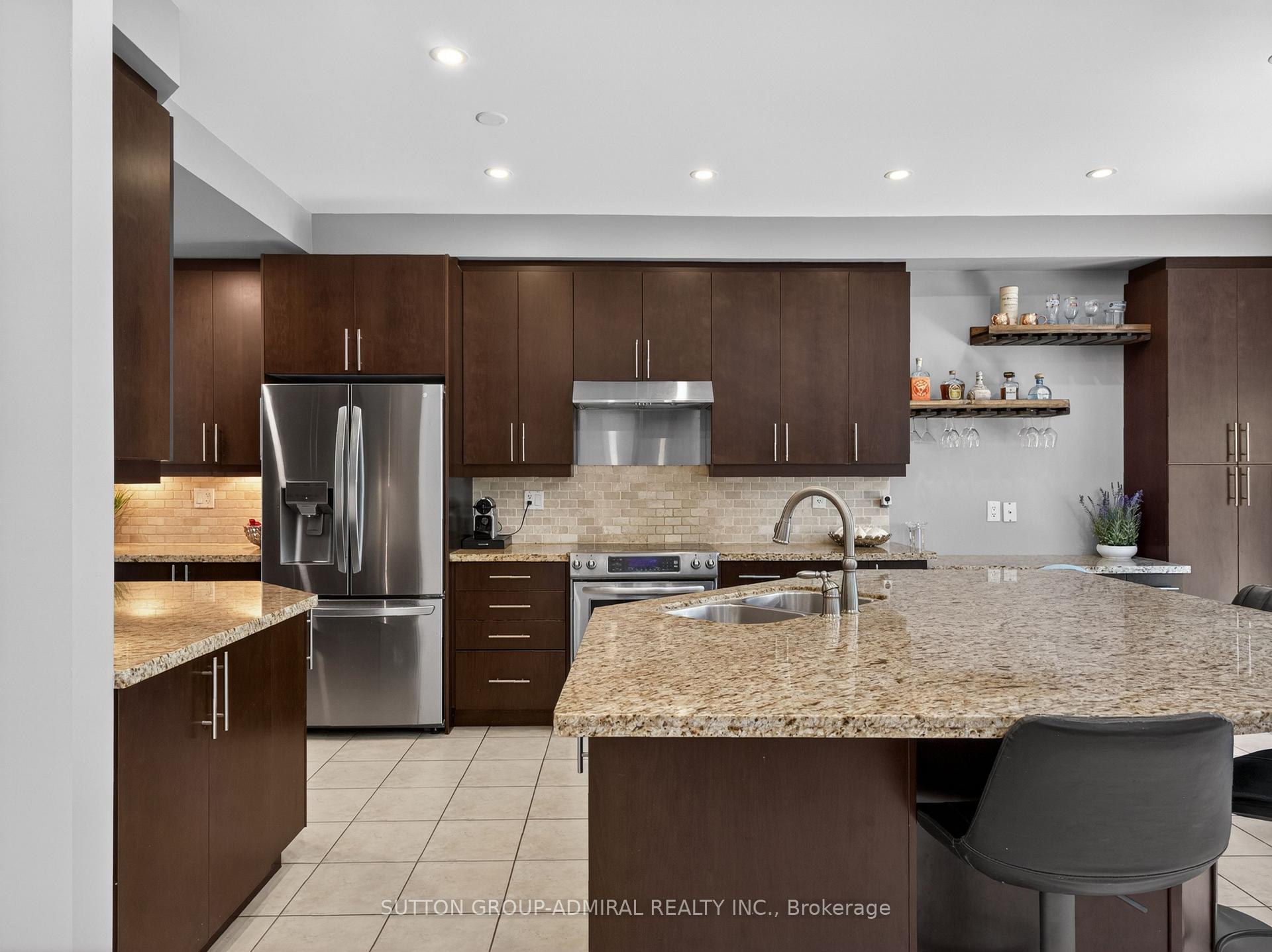 Photo 11 of 45 Gamla Road, Vaughan, Patterson — HOMEH