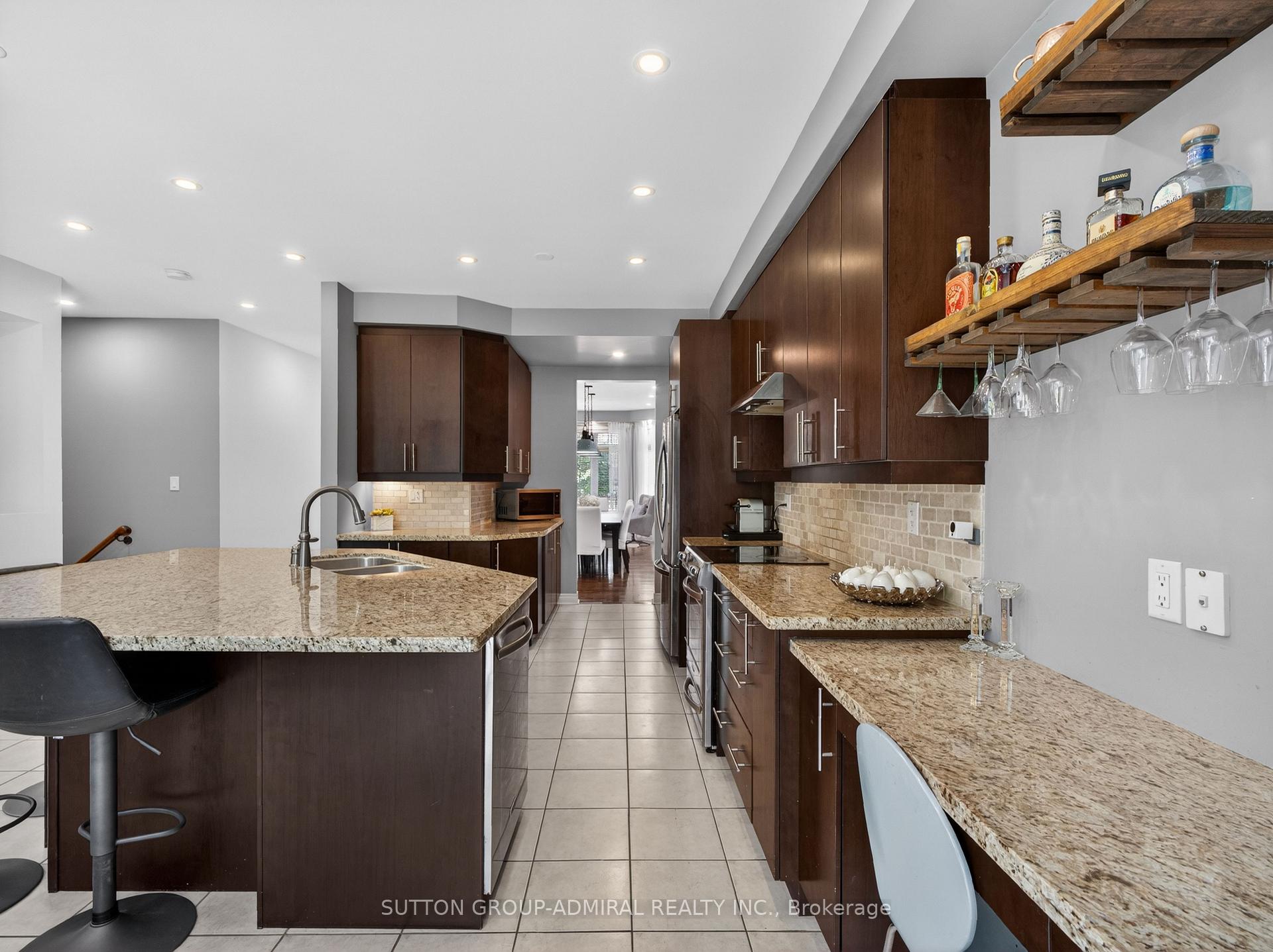 Photo 16 of 45 Gamla Road, Vaughan, Patterson — HOMEH
