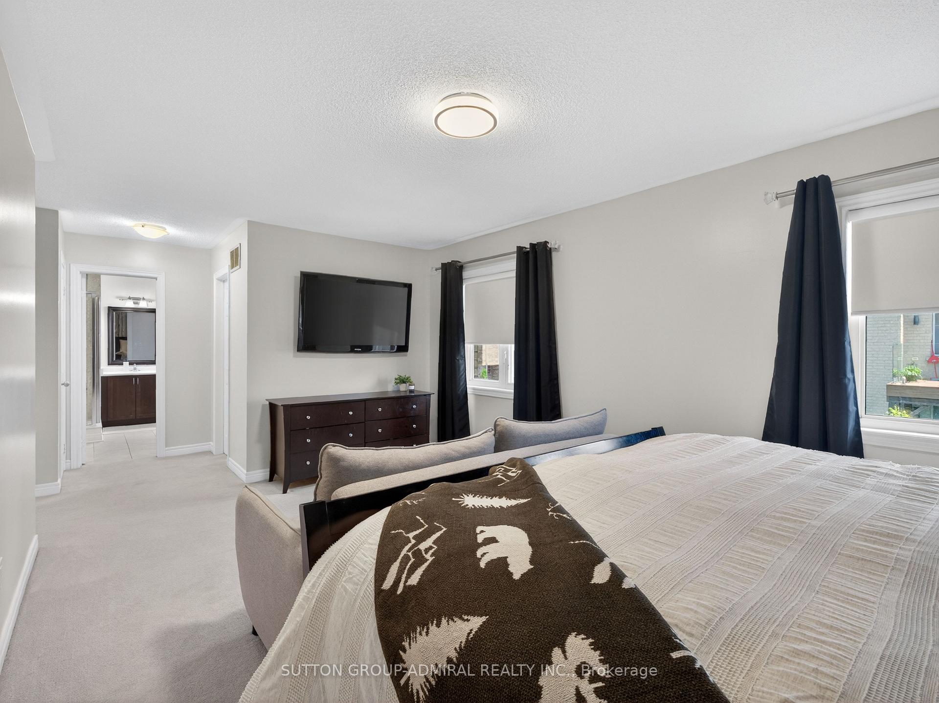 Photo 21 of 45 Gamla Road, Vaughan, Patterson — HOMEH