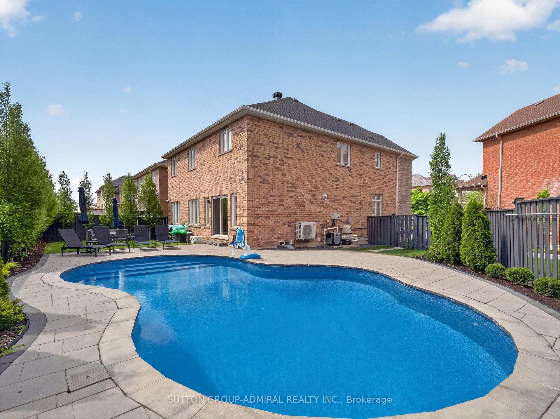 Photo 46 of 45 Gamla Road, Vaughan, Patterson — HOMEH