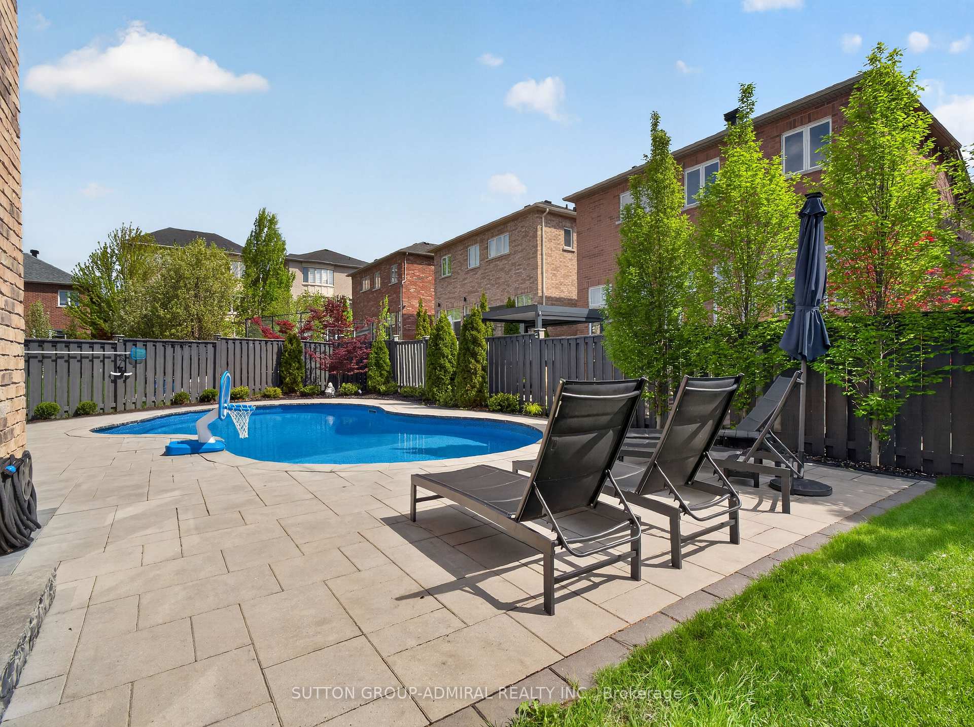 Photo 48 of 45 Gamla Road, Vaughan, Patterson — HOMEH