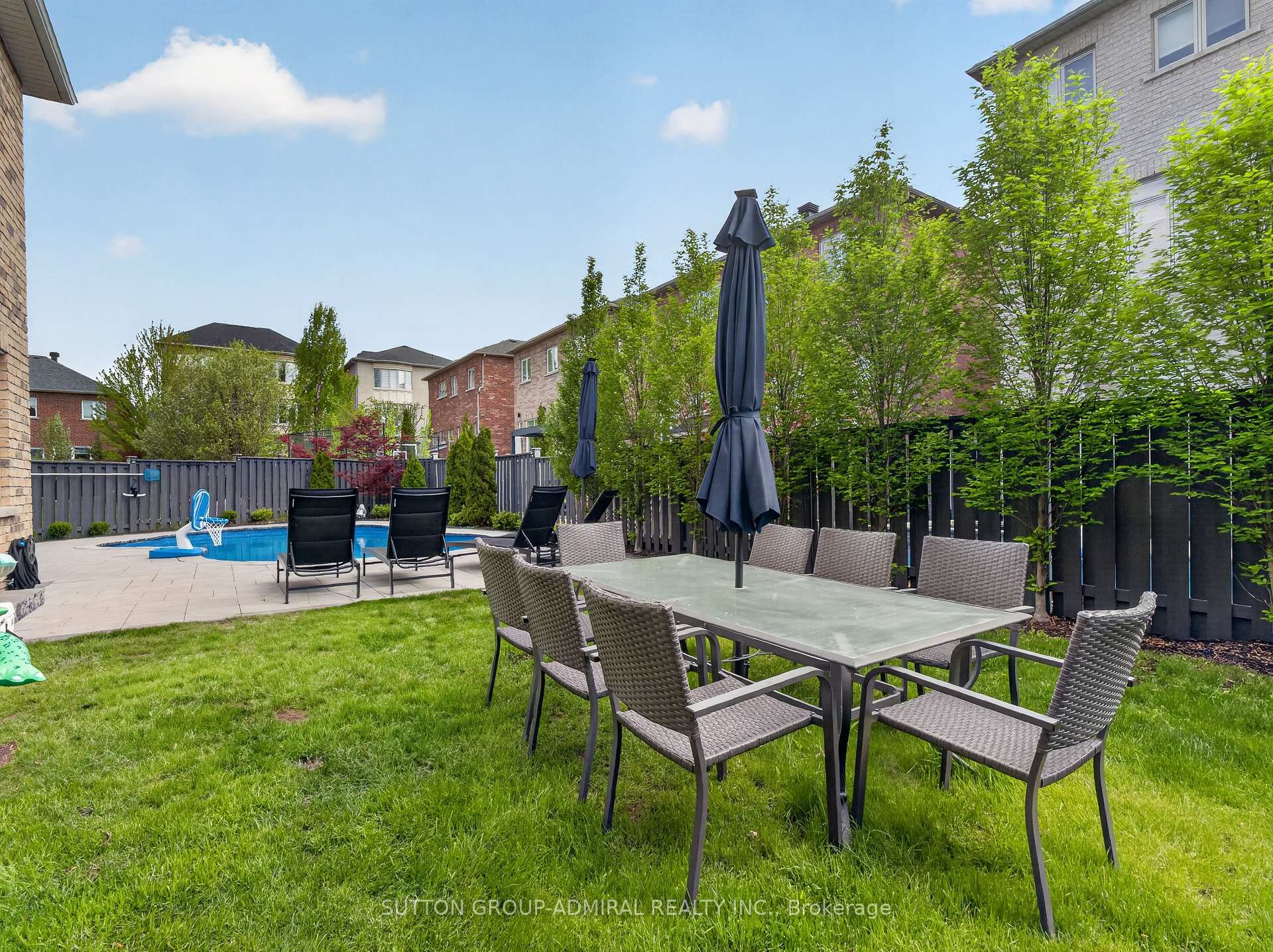 Photo 49 of 45 Gamla Road, Vaughan, Patterson — HOMEH