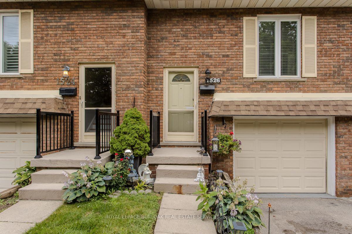 Photo 2 of 1526 Westminster Place, Burlington, Mountainside — HOMEH
