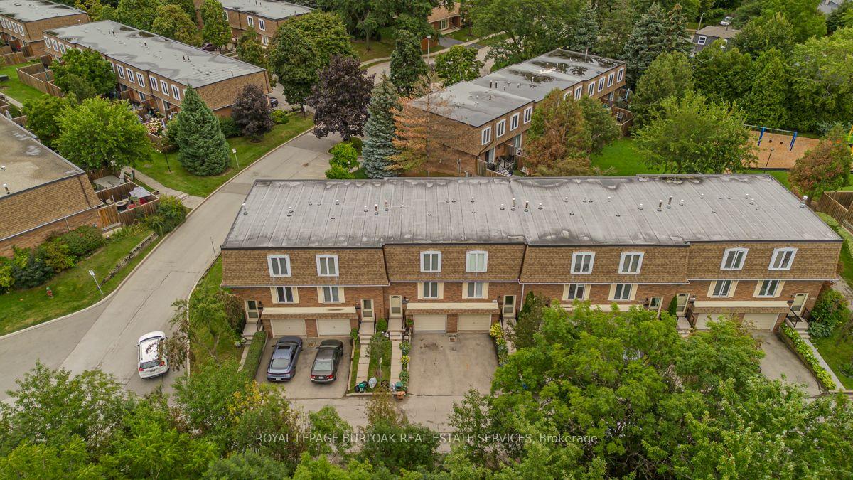 Photo 3 of 1526 Westminster Place, Burlington, Mountainside — HOMEH