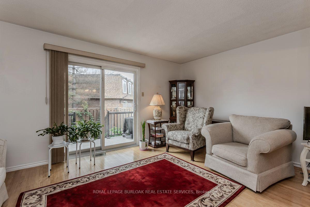 Photo 6 of 1526 Westminster Place, Burlington, Mountainside — HOMEH
