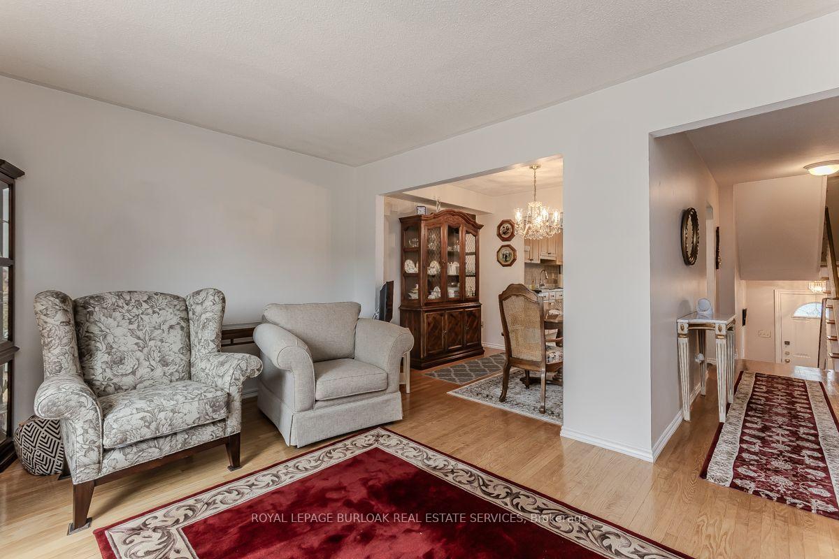 Photo 7 of 1526 Westminster Place, Burlington, Mountainside — HOMEH