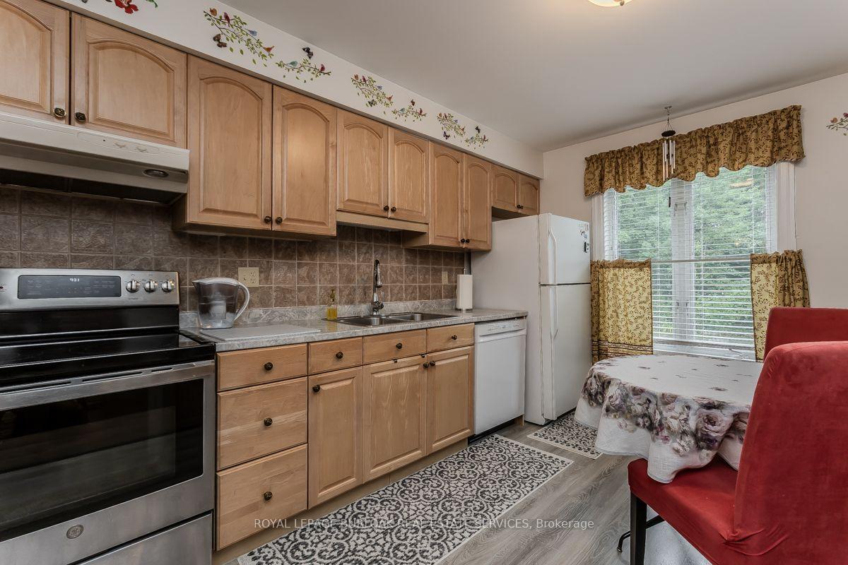 Photo 8 of 1526 Westminster Place, Burlington, Mountainside — HOMEH