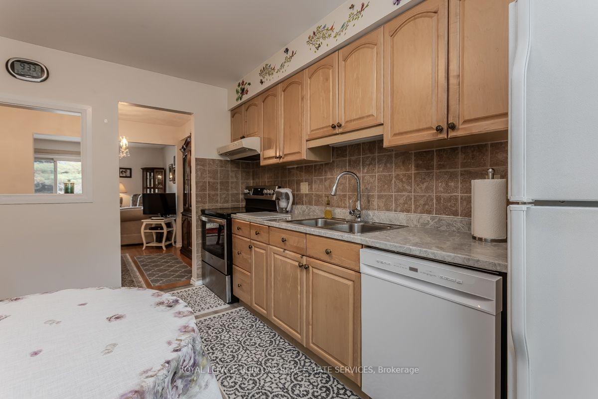 Photo 9 of 1526 Westminster Place, Burlington, Mountainside — HOMEH