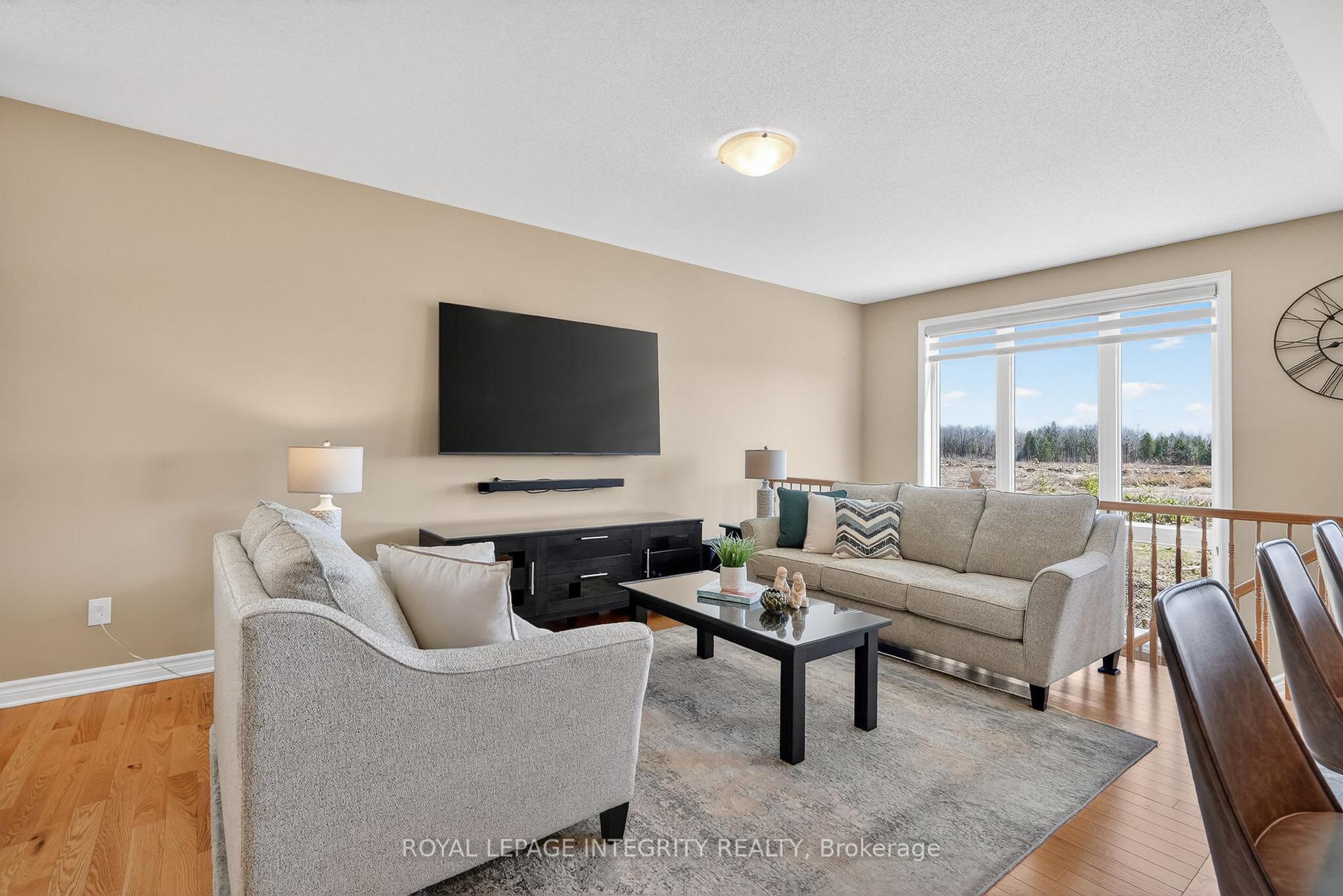 Photo 9 of 724 Parade Drive, Ottawa, Stittsville (South) — HOMEH
