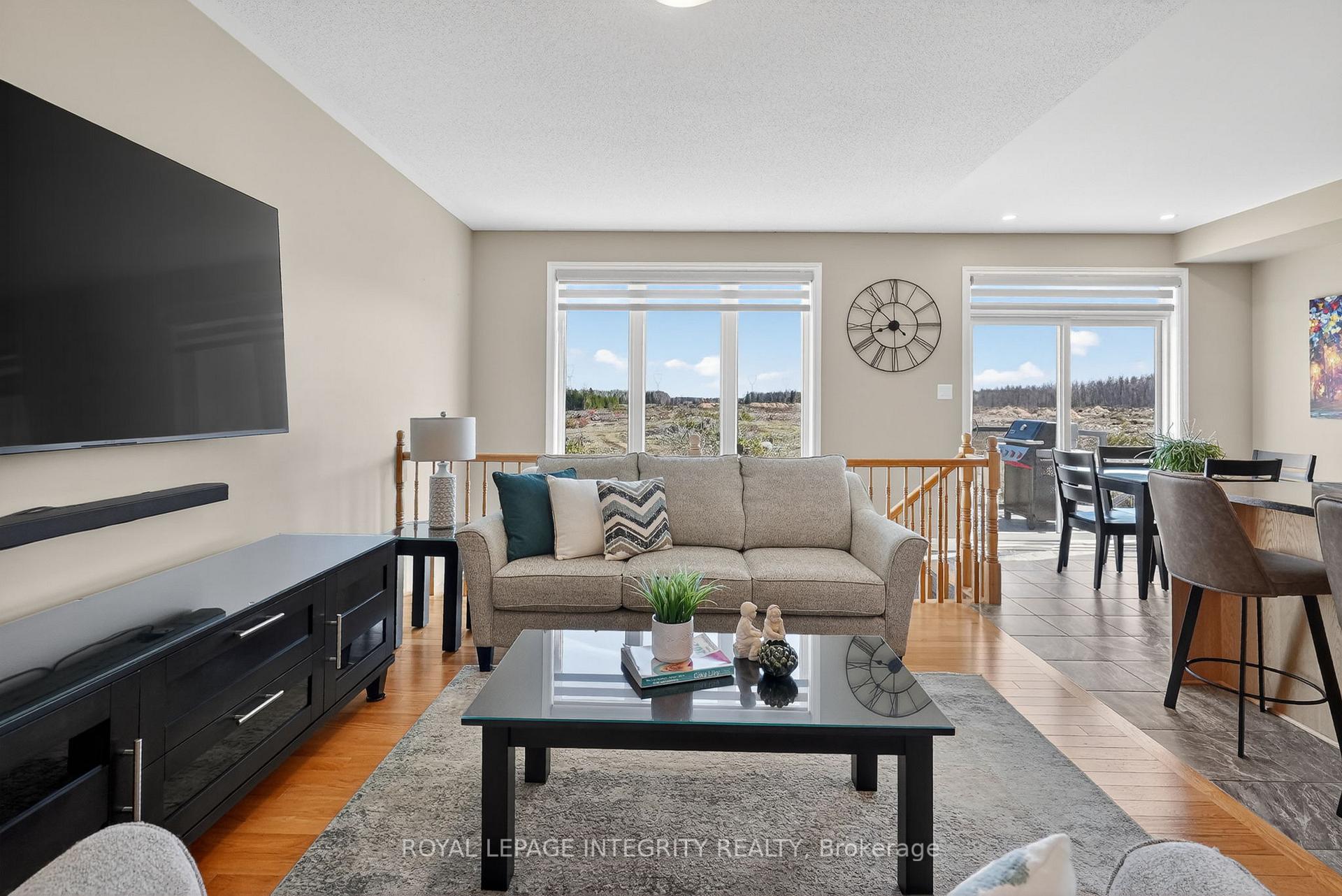 Photo 11 of 724 Parade Drive, Ottawa, Stittsville (South) — HOMEH