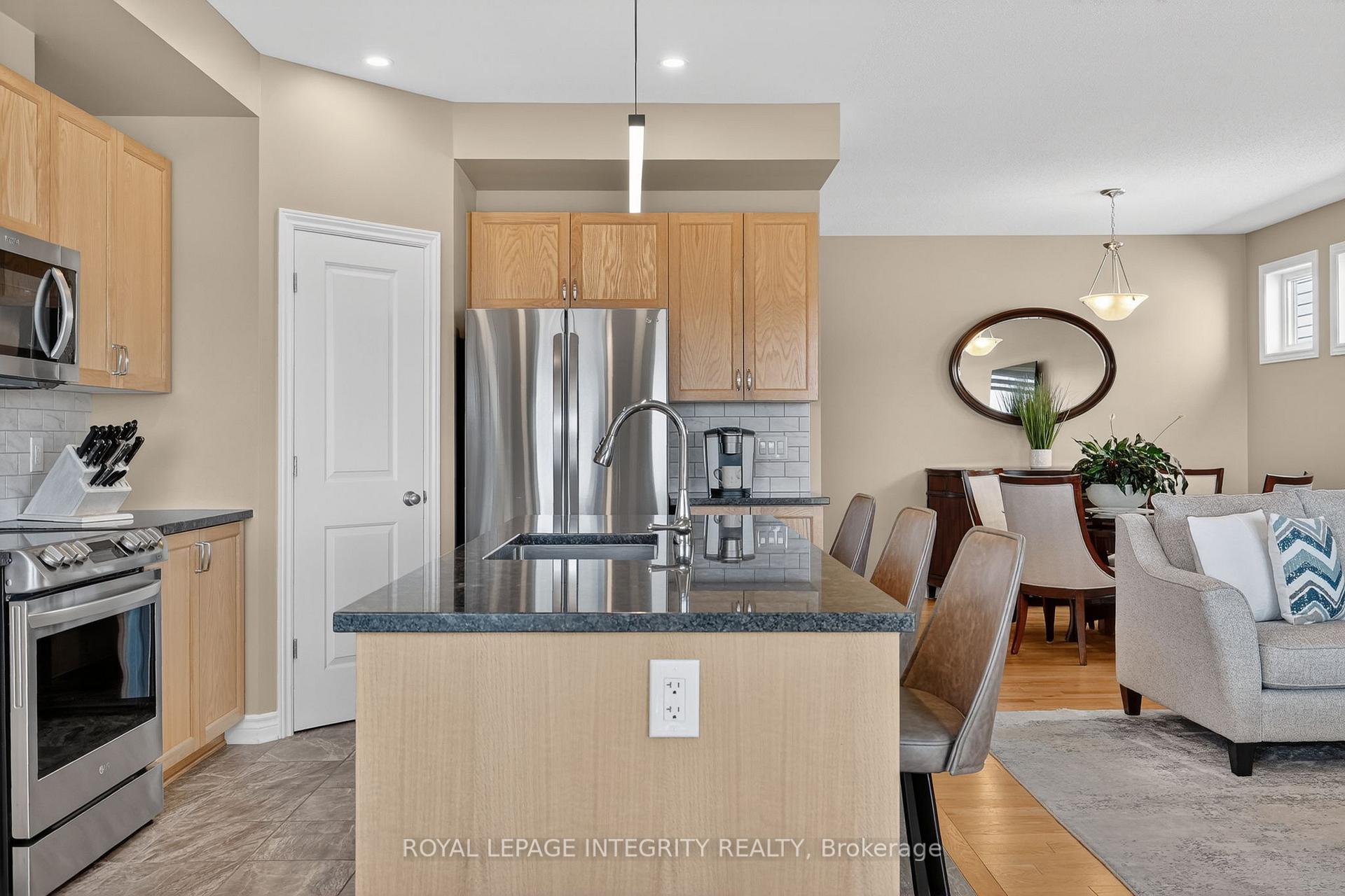 Photo 15 of 724 Parade Drive, Ottawa, Stittsville (South) — HOMEH