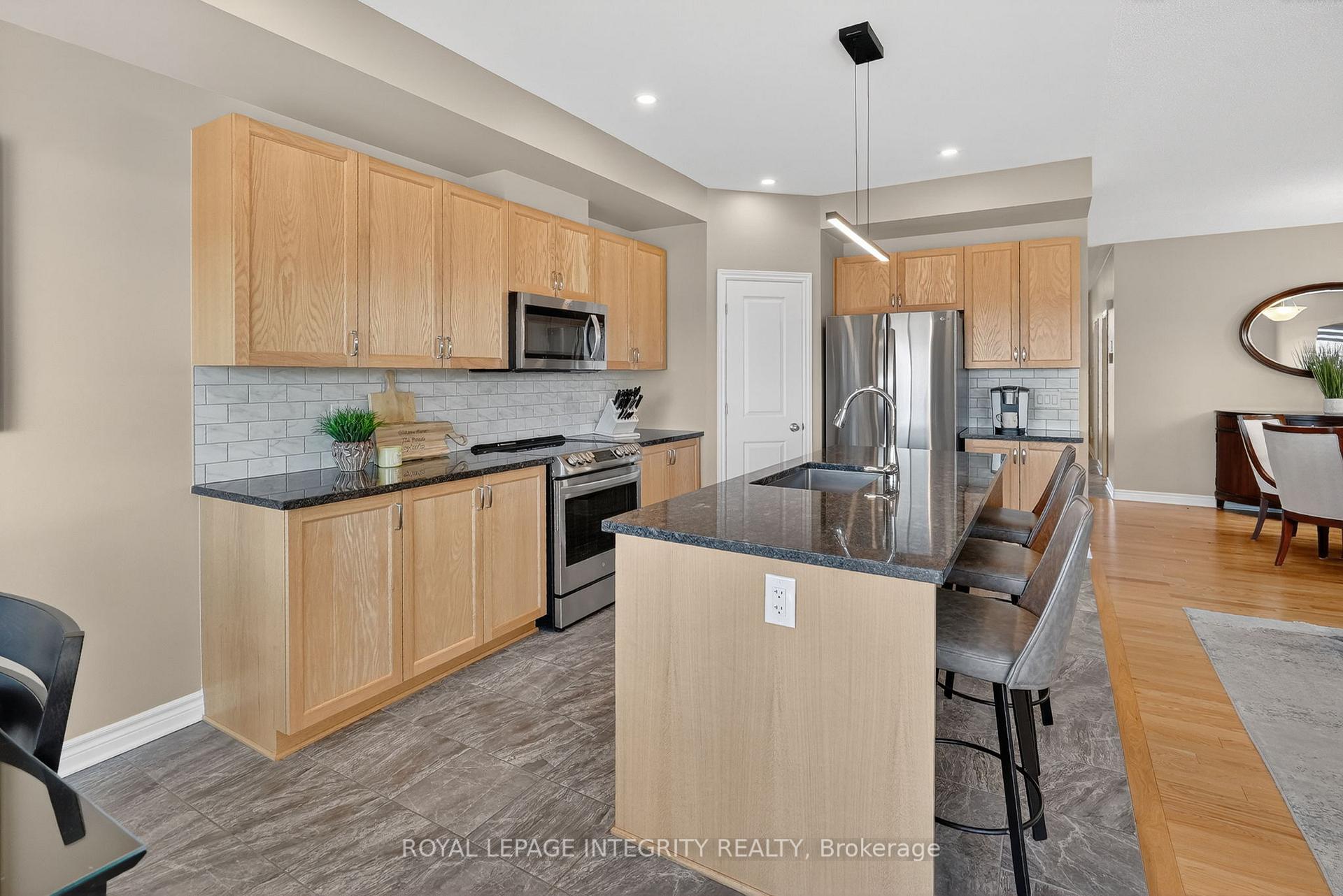 Photo 18 of 724 Parade Drive, Ottawa, Stittsville (South) — HOMEH