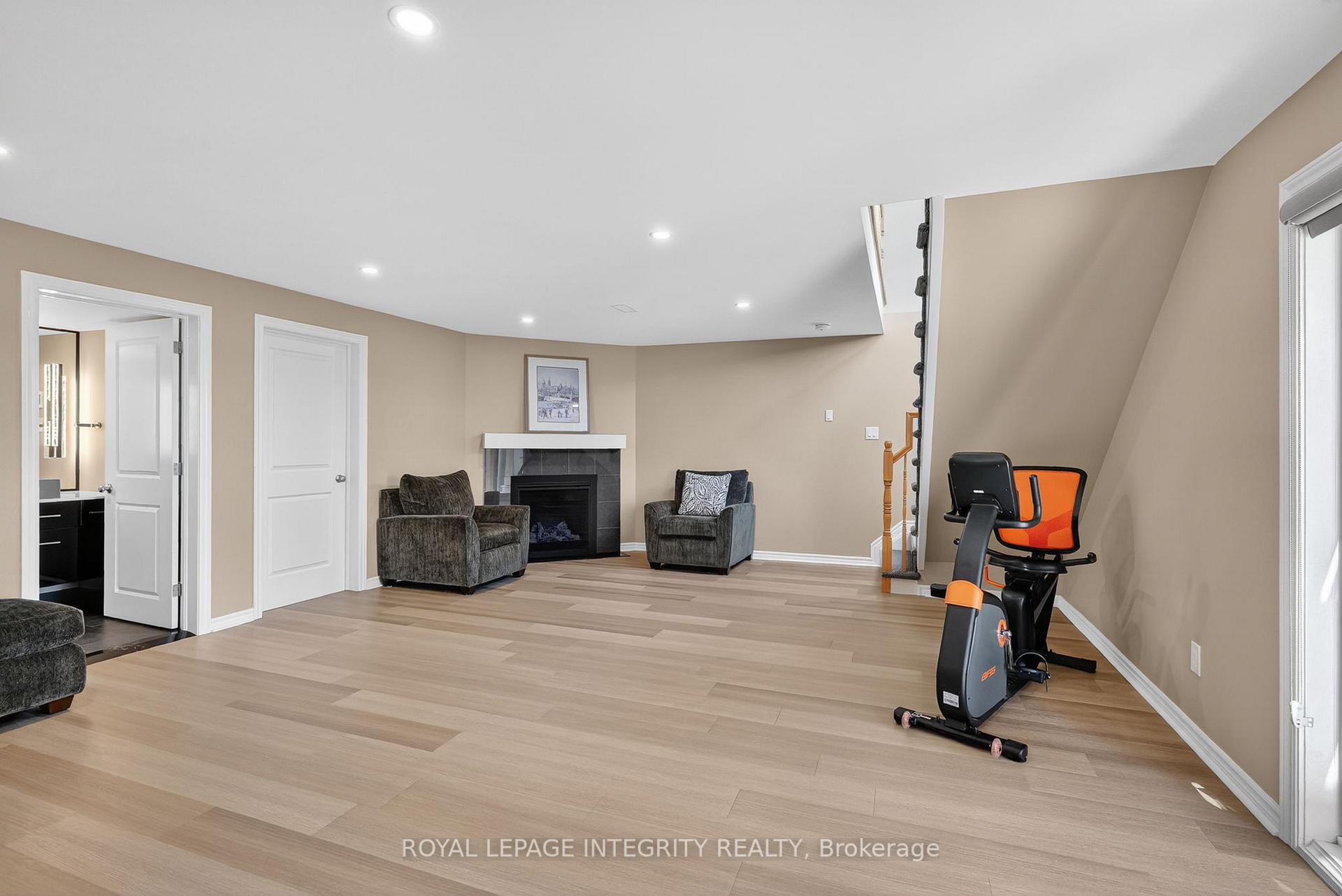 Photo 31 of 724 Parade Drive, Ottawa, Stittsville (South) — HOMEH