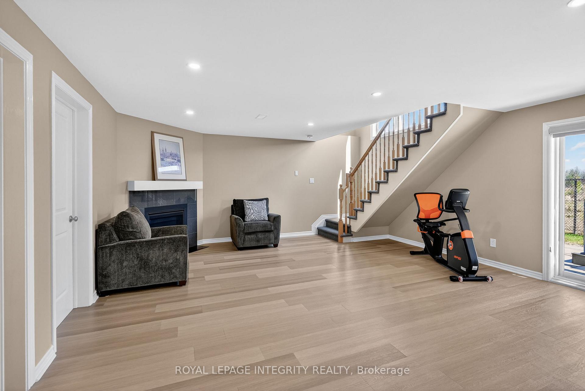 Photo 32 of 724 Parade Drive, Ottawa, Stittsville (South) — HOMEH