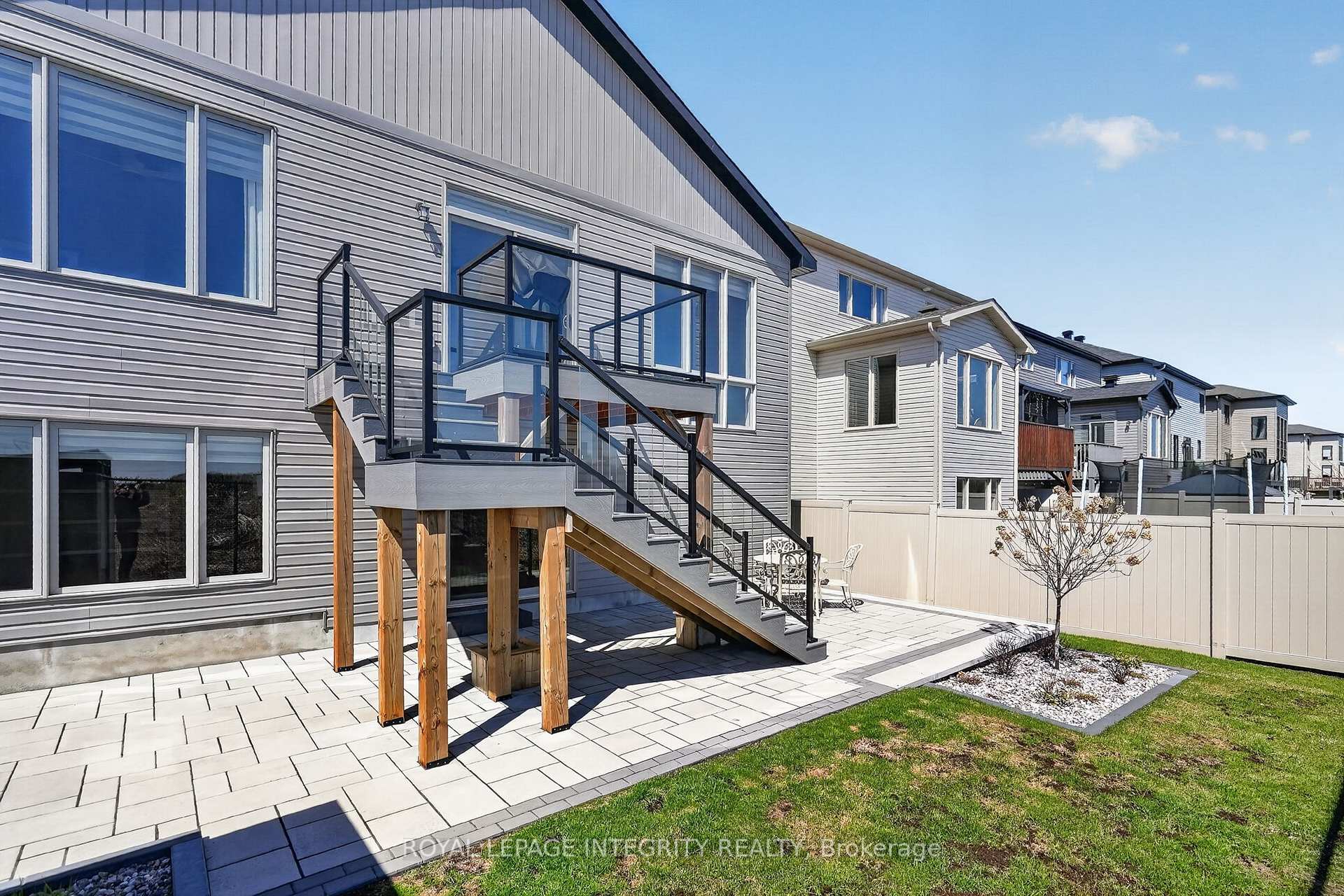 Photo 39 of 724 Parade Drive, Ottawa, Stittsville (South) — HOMEH