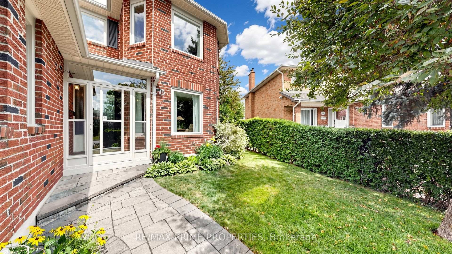 Photo 2 of 15 Marsh Street, Richmond Hill, North Richvale — HOMEH