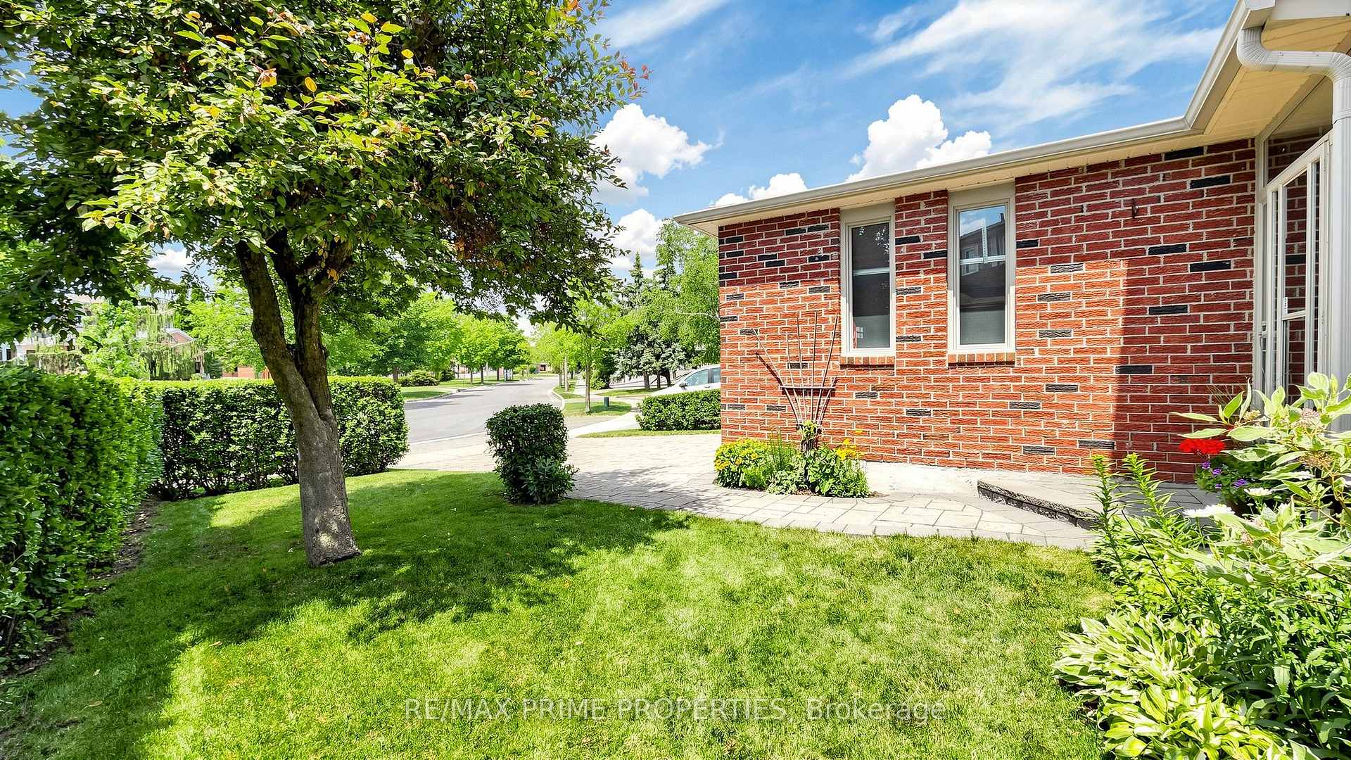 Photo 3 of 15 Marsh Street, Richmond Hill, North Richvale — HOMEH