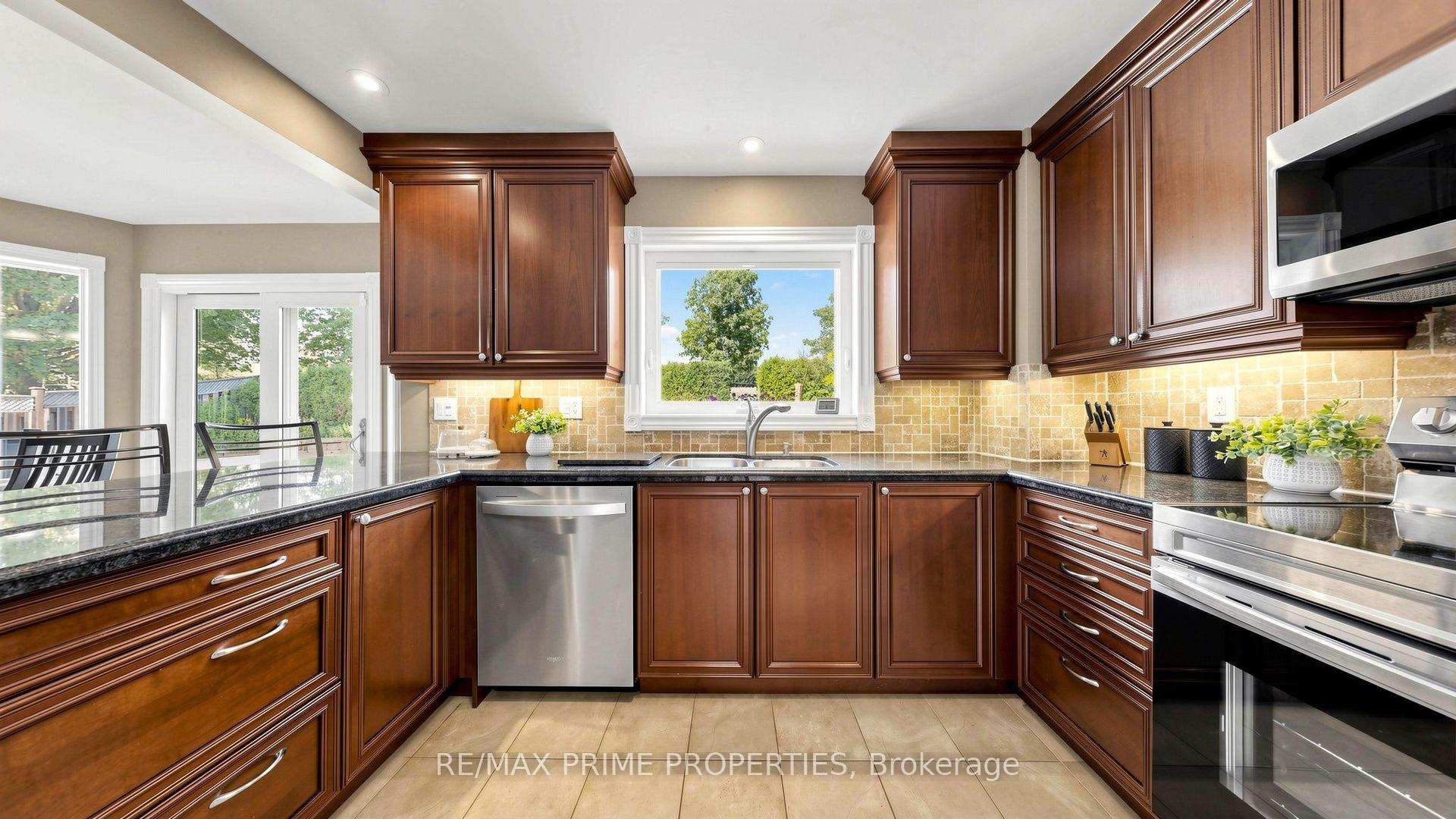 Photo 12 of 15 Marsh Street, Richmond Hill, North Richvale — HOMEH