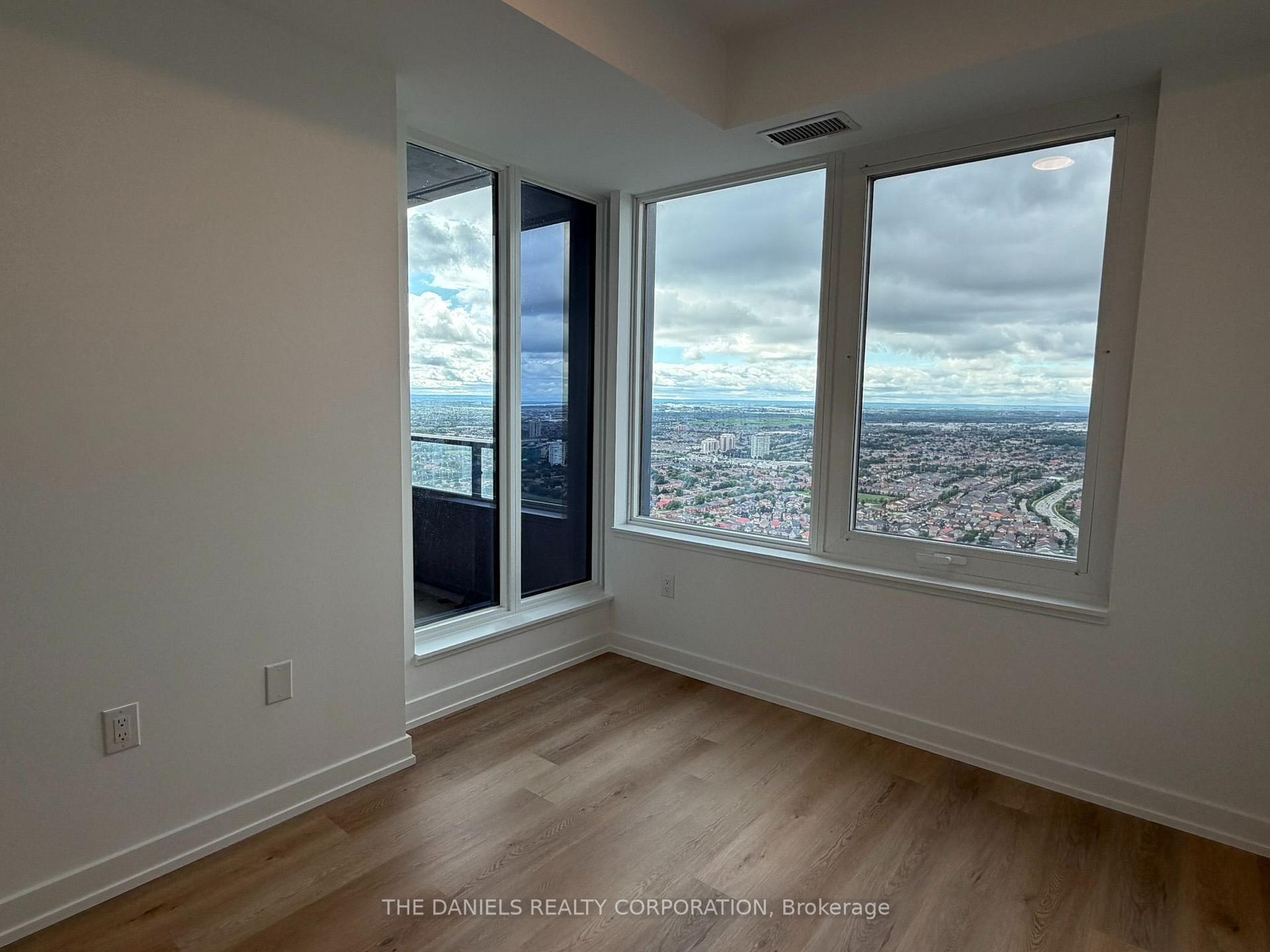 Photo 10 of Unit 4512, 395 Square One Drive, Mississauga, City Centre — HOMEH