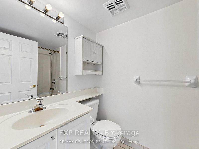Photo 3 of Unit 702, 11 Lee Centre Drive, Scarborough, Woburn — HOMEH