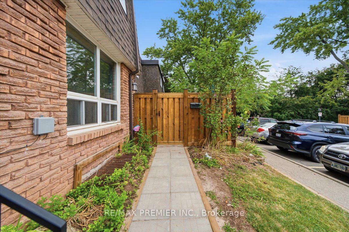 Photo 3 of 485 Timber Lane, Burlington, Appleby — HOMEH