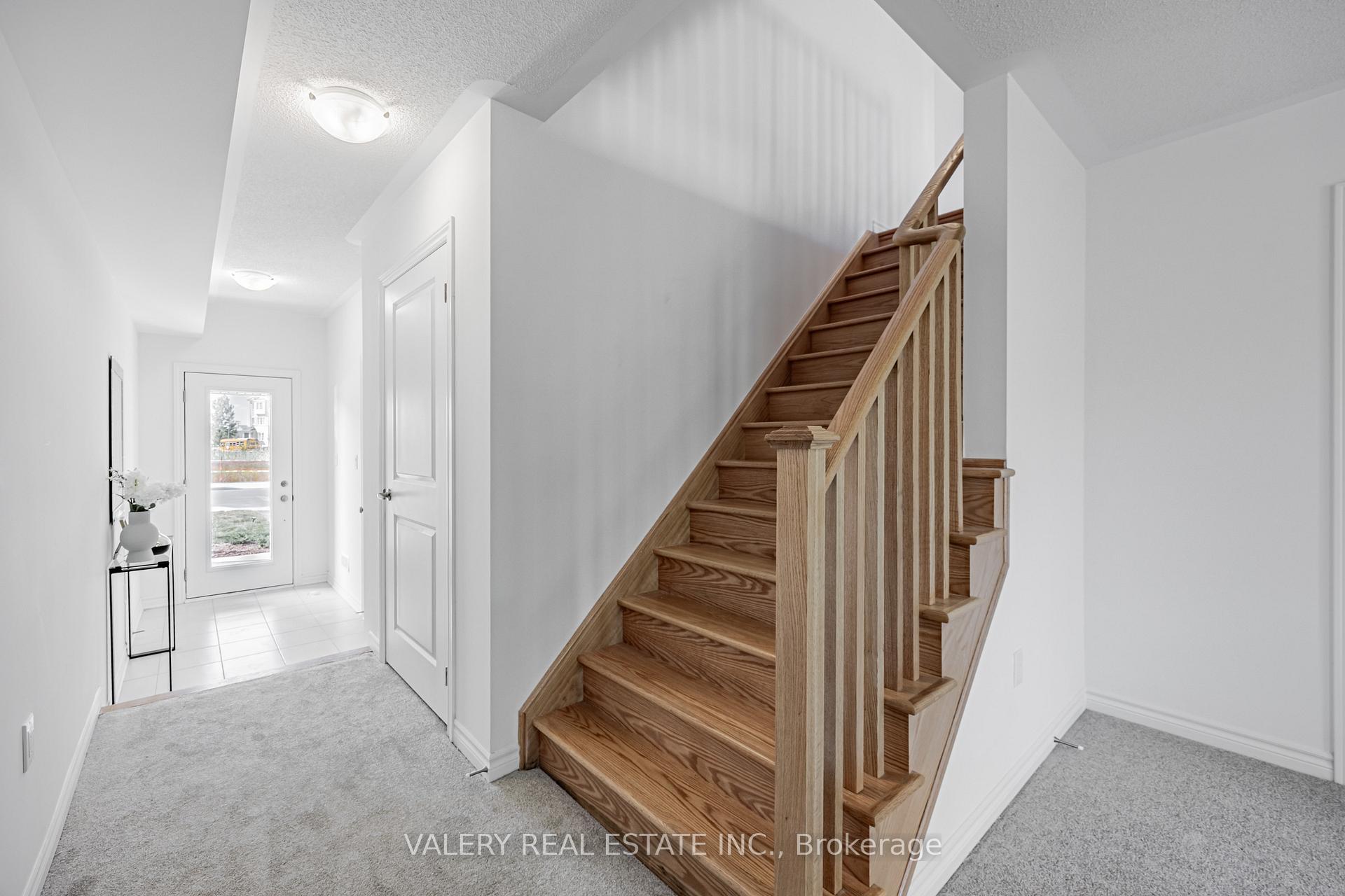 Photo 7 of 111 Pidgeon Street, Scarborough, Clairlea-Birchmount — HOMEH