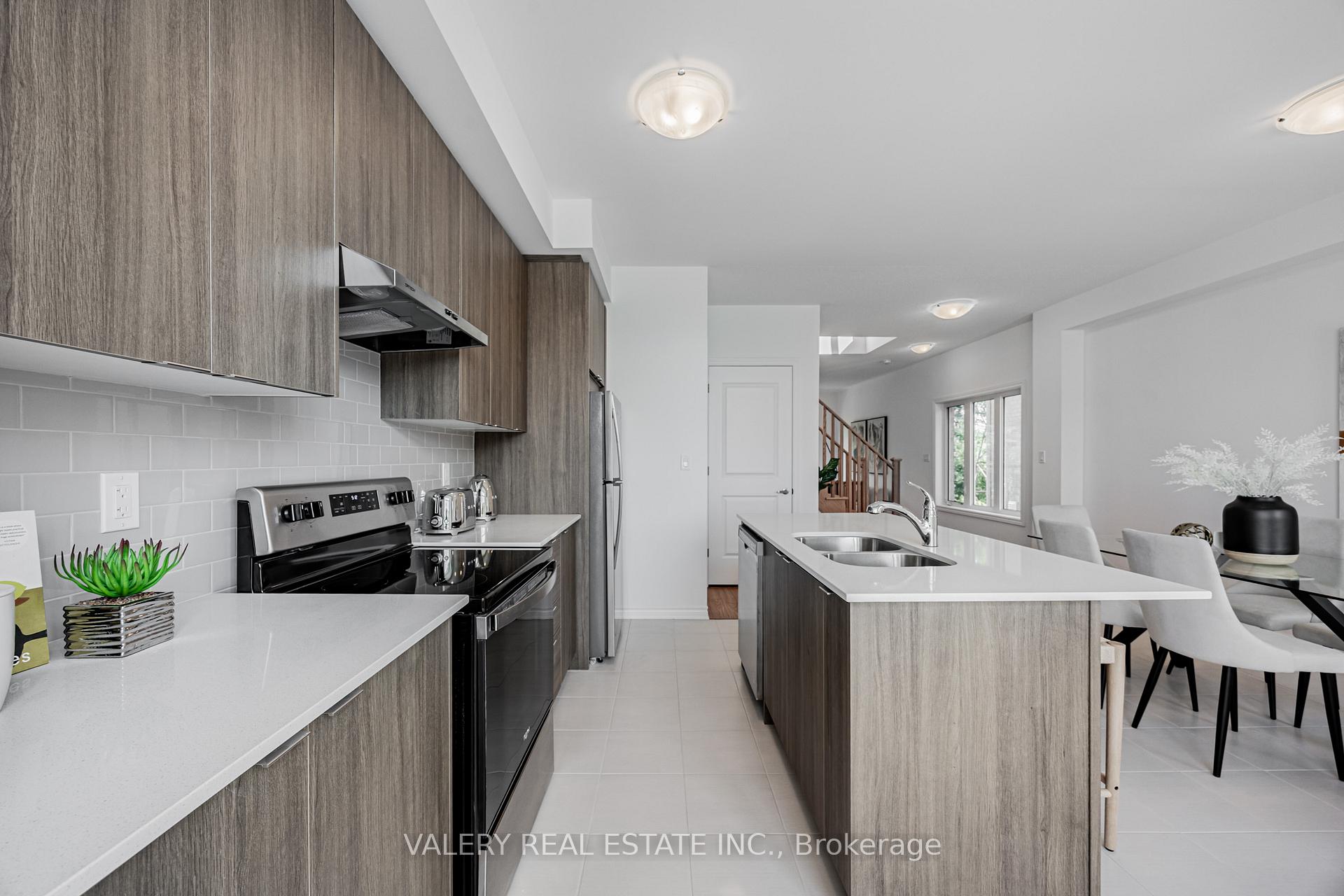 Photo 14 of 111 Pidgeon Street, Scarborough, Clairlea-Birchmount — HOMEH