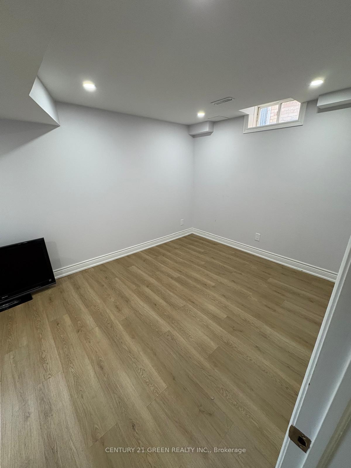 Photo 3 of 29 Calderstone Road, Brampton, Bram East — HOMEH