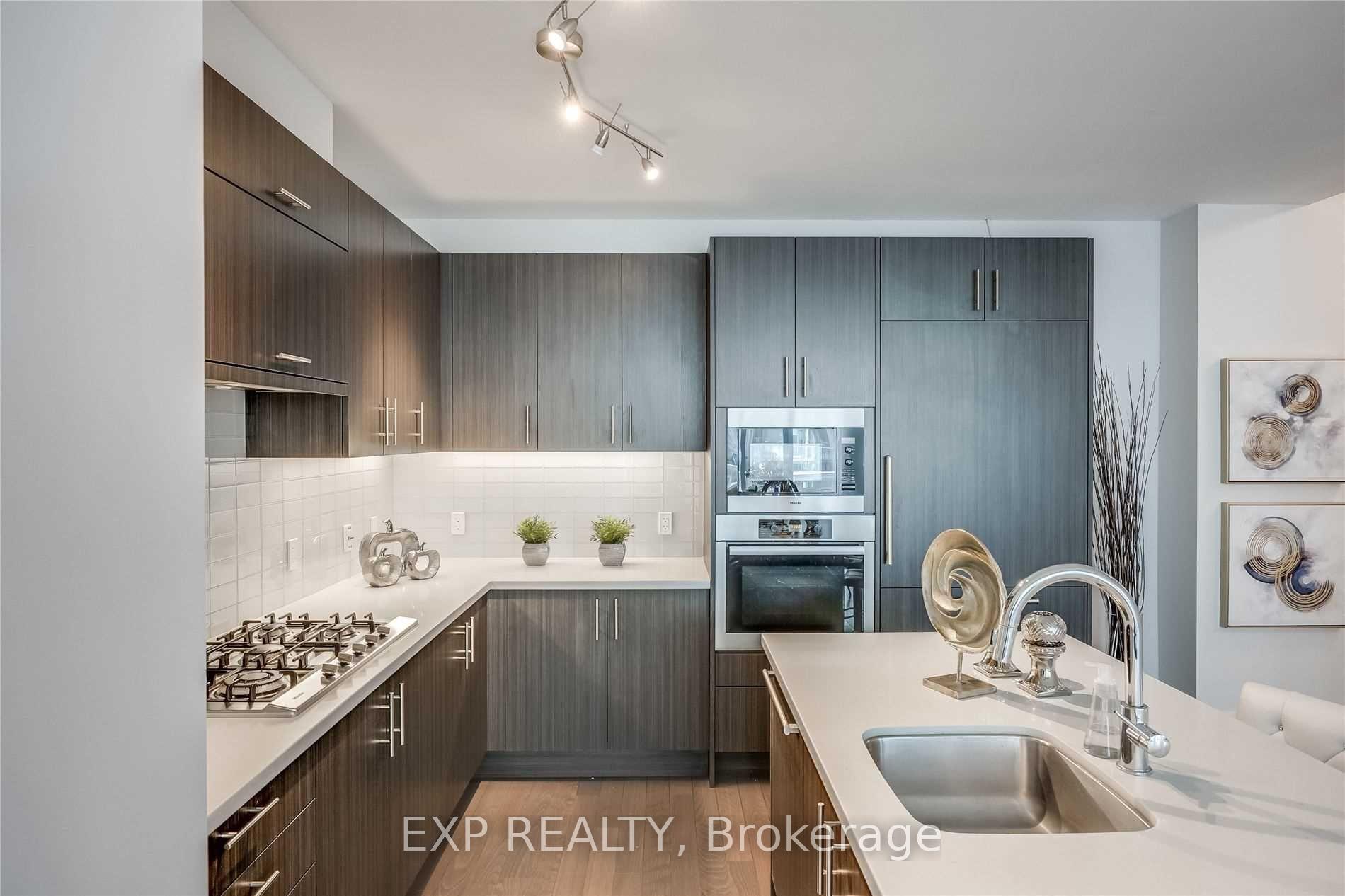 Photo 12 of 29 Queens Quay E, Toronto, Waterfront Communities — HOMEH