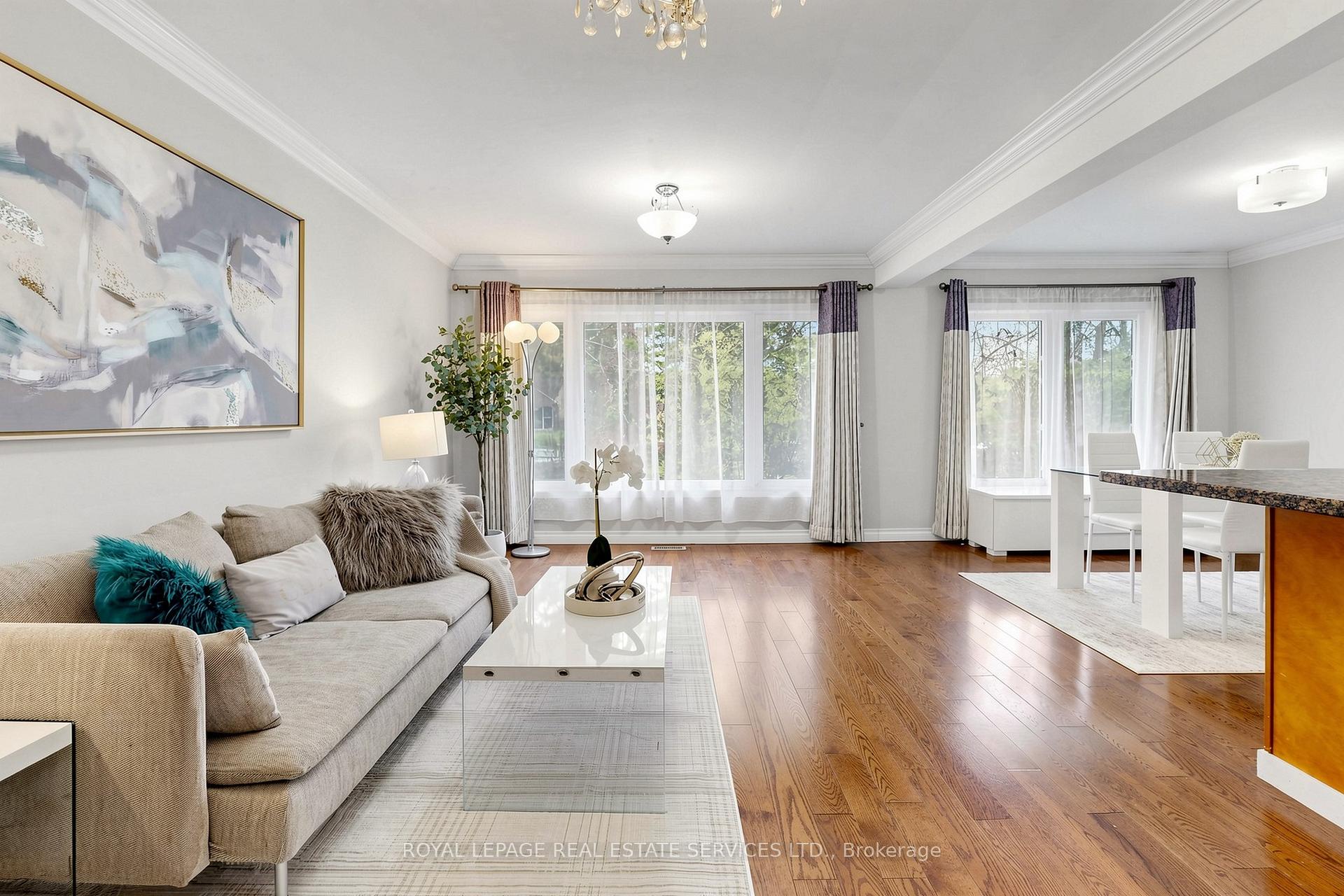 Photo 3 of 3009 O'Hagan Drive, Mississauga, Erindale — HOMEH